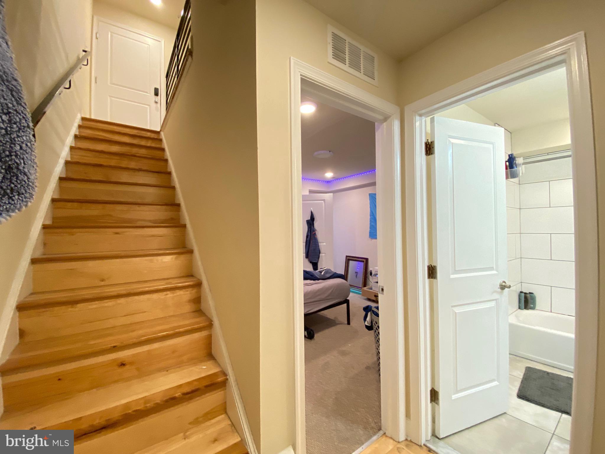 TEMPLE UNIVERSITY - Residential Lease