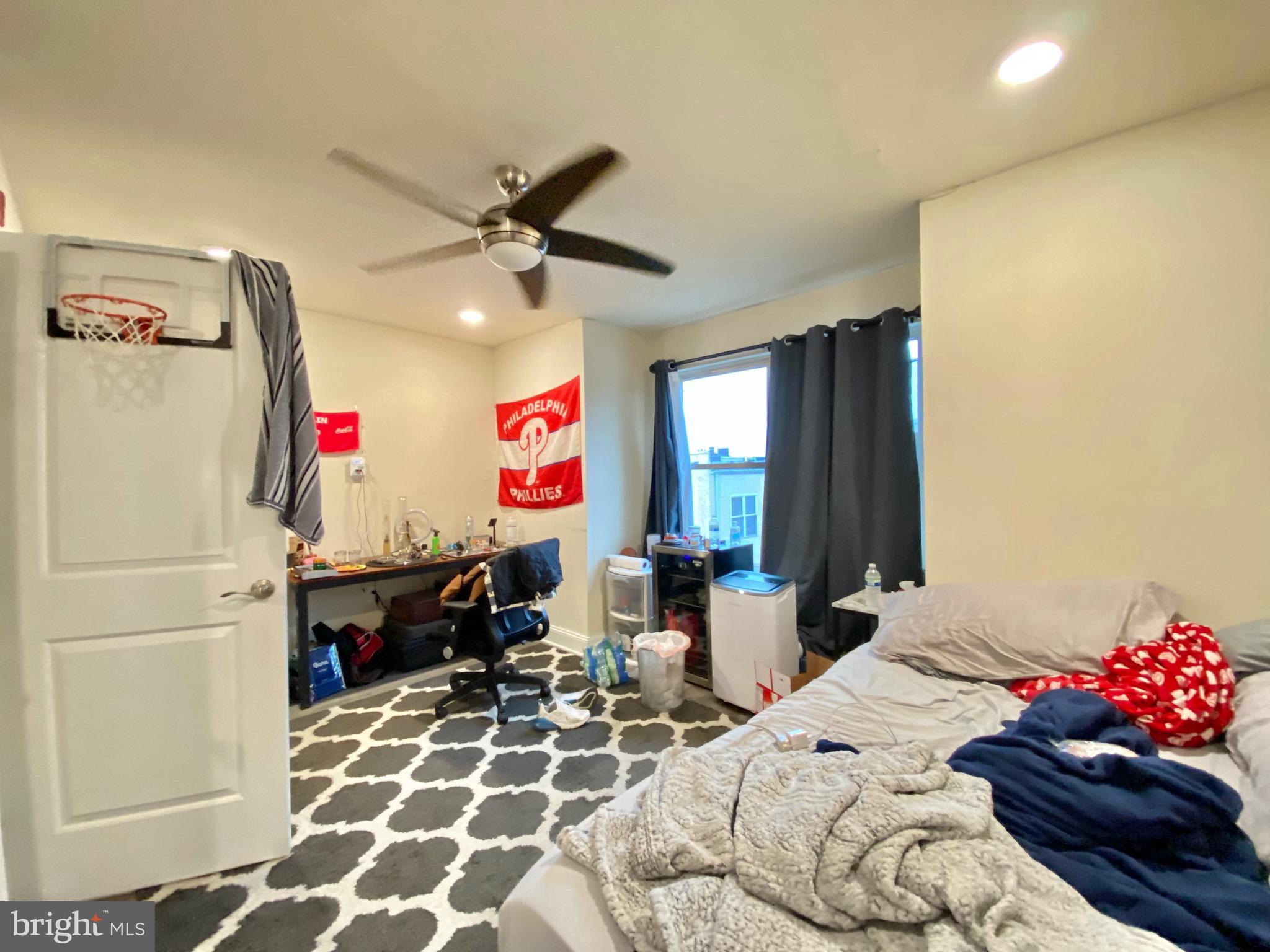 TEMPLE UNIVERSITY - Residential Lease