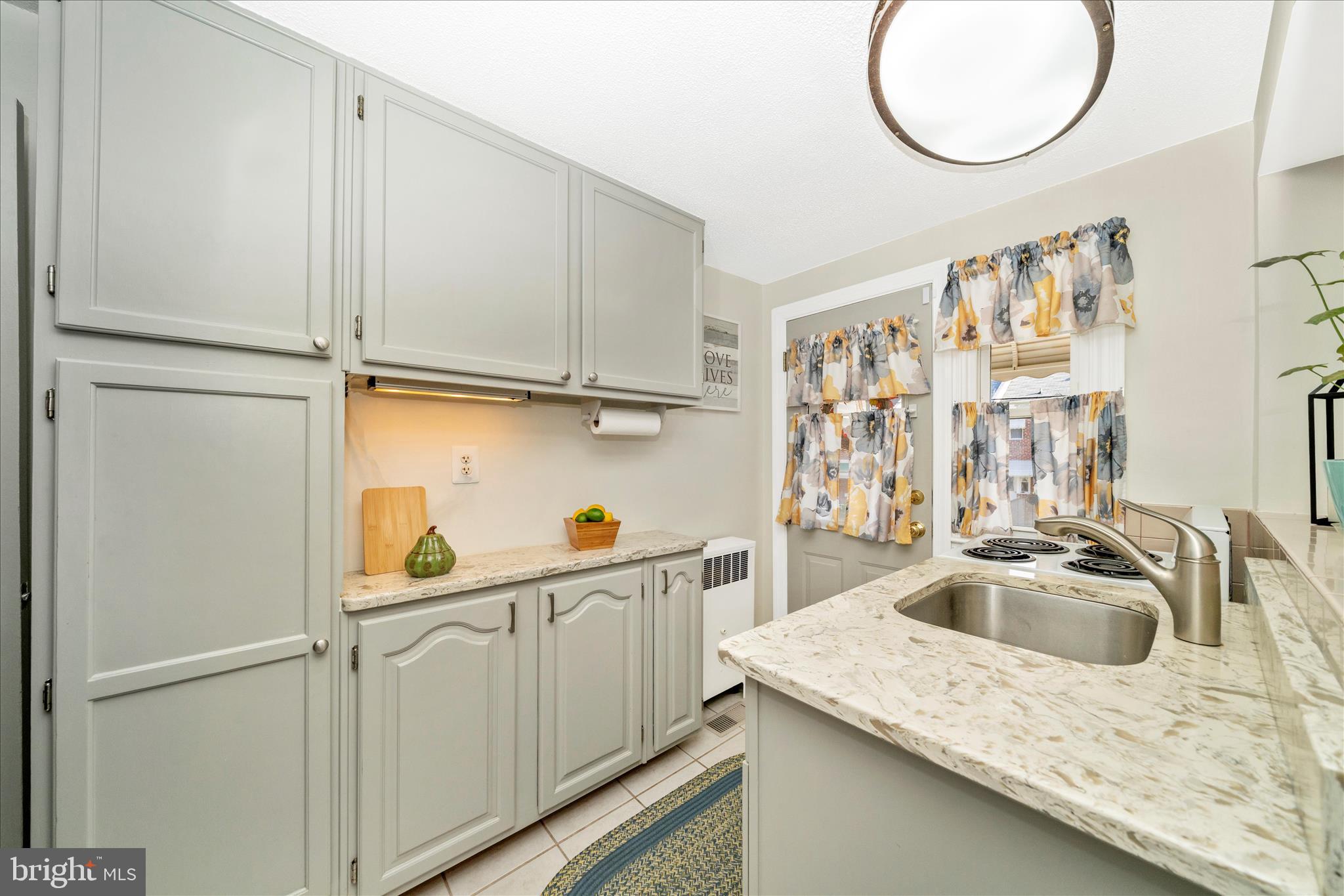 OAKLEE VILLAGE - Residential