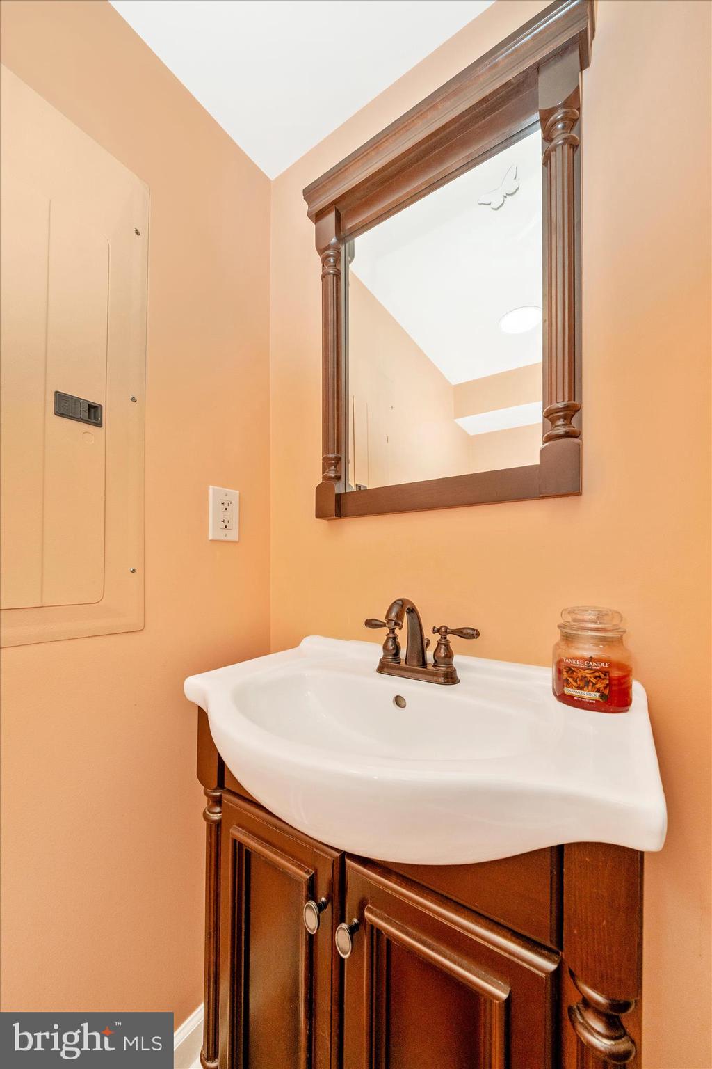 OAKLEE VILLAGE - Residential