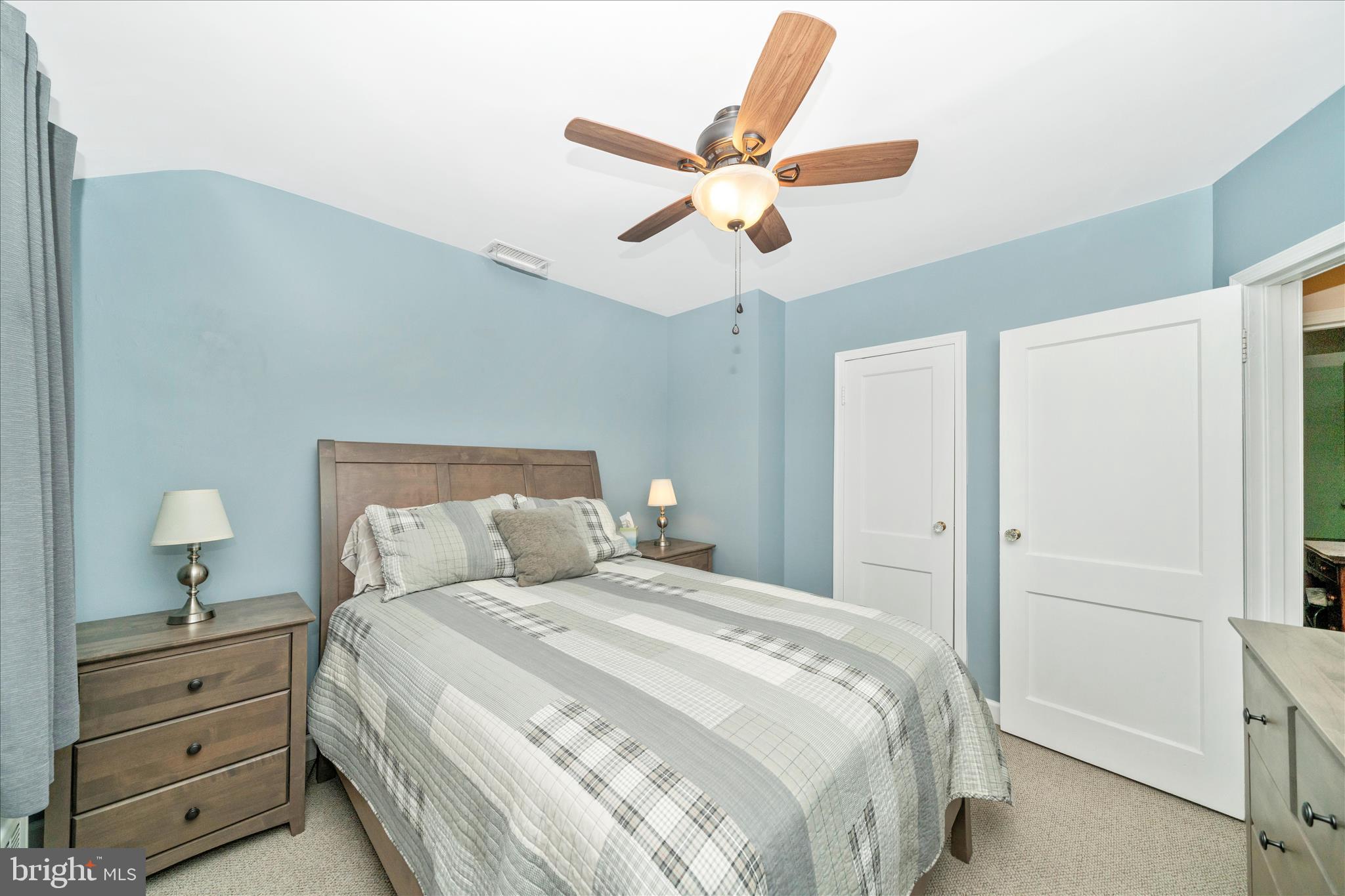 OAKLEE VILLAGE - Residential