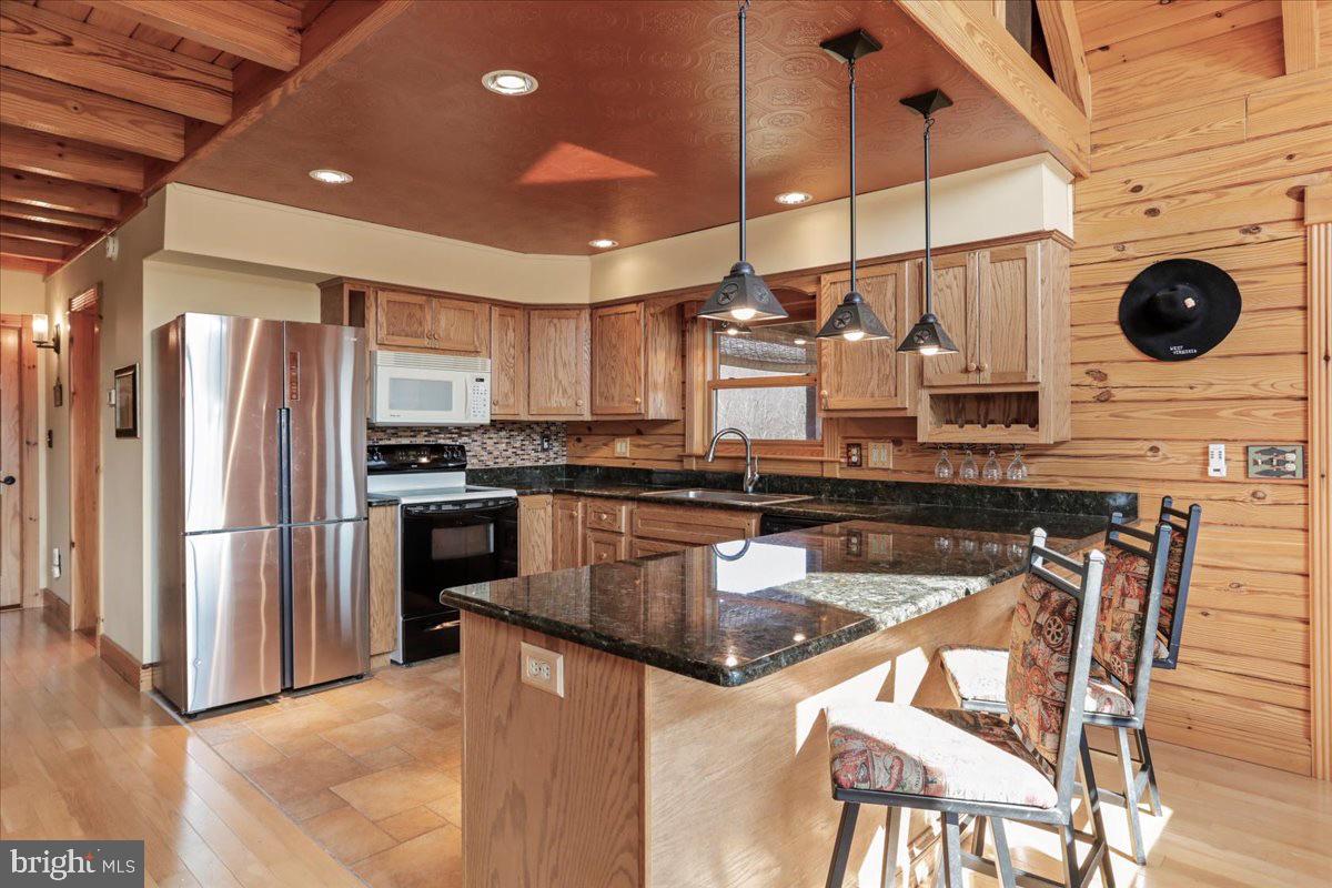 GRETCHEN ACRES - Residential