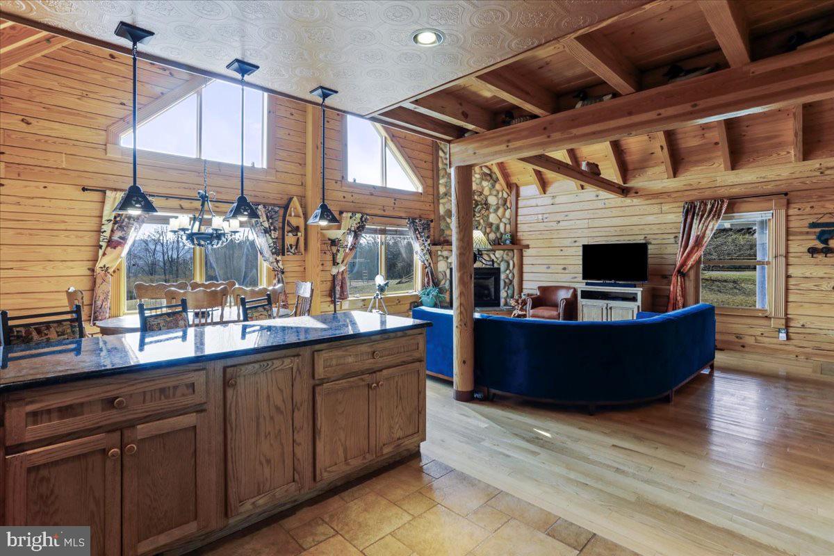 GRETCHEN ACRES - Residential