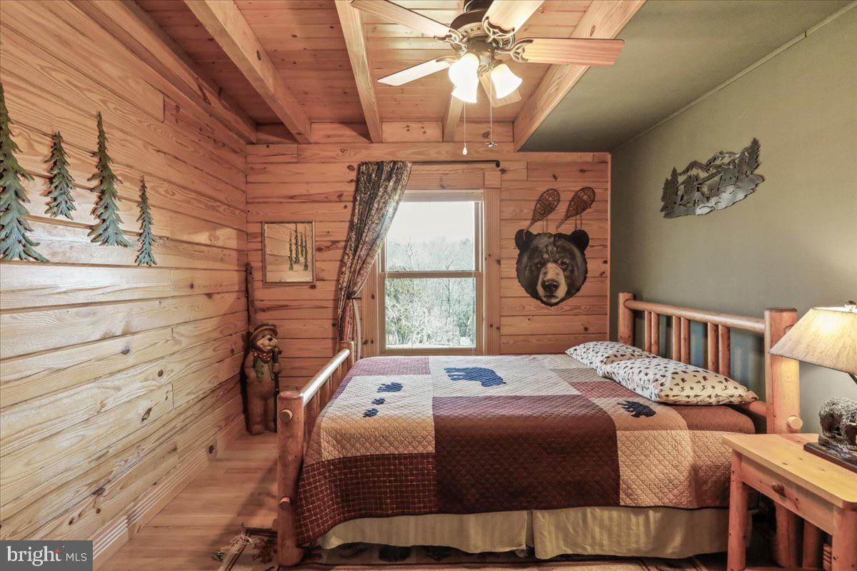 GRETCHEN ACRES - Residential