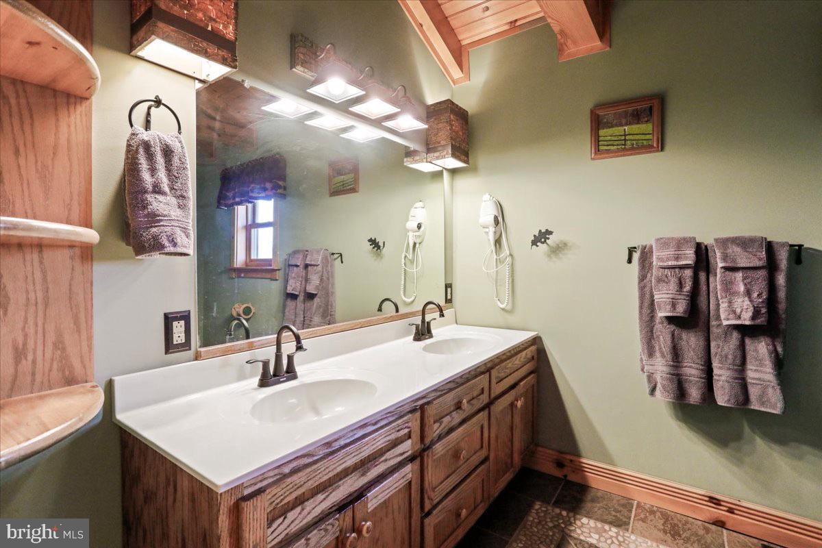 GRETCHEN ACRES - Residential