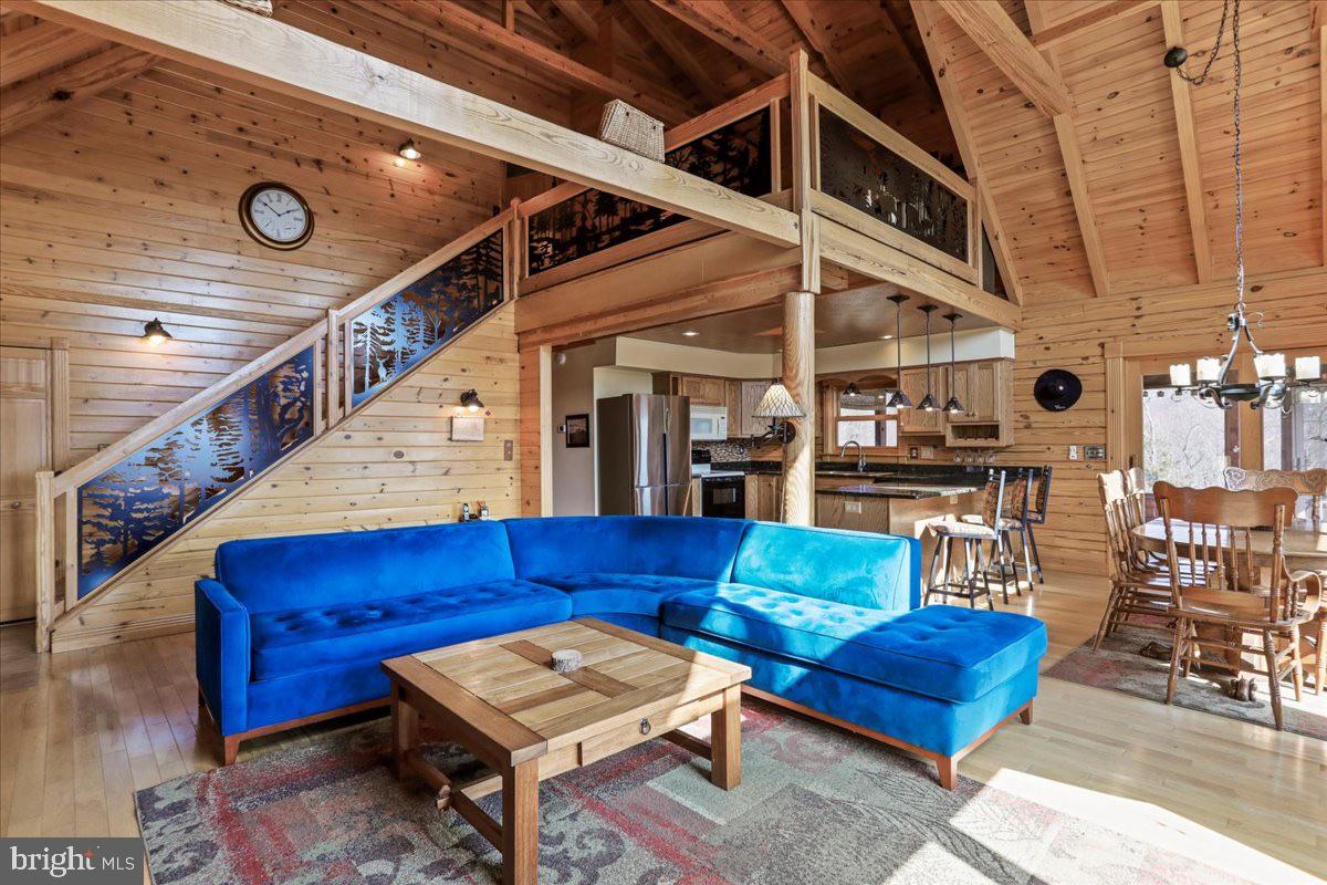 GRETCHEN ACRES - Residential