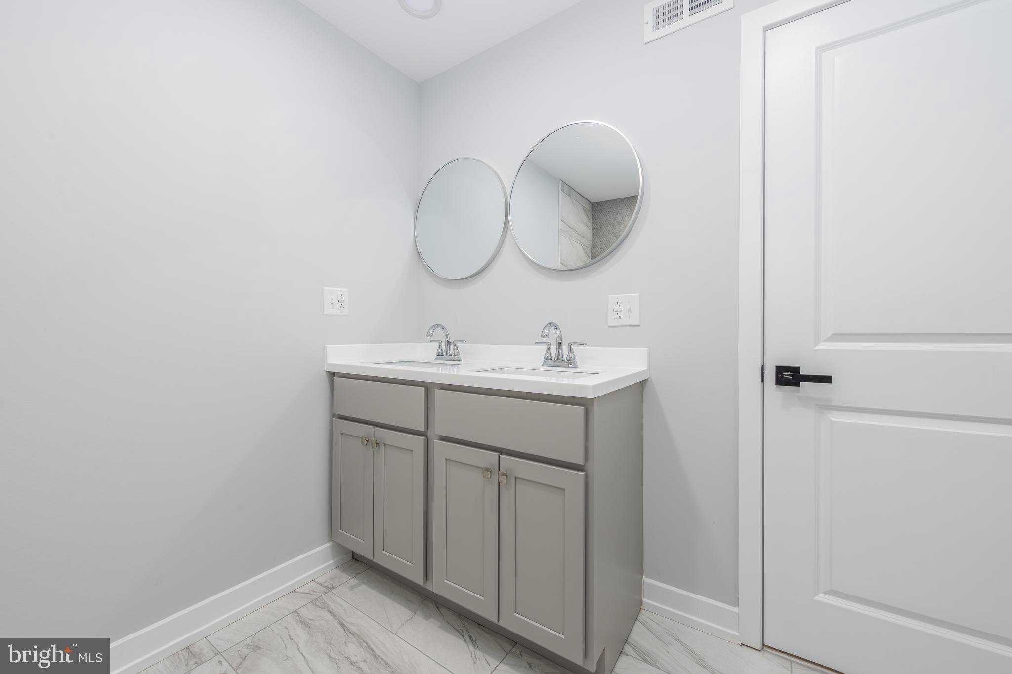 PASSYUNK SQUARE - Residential