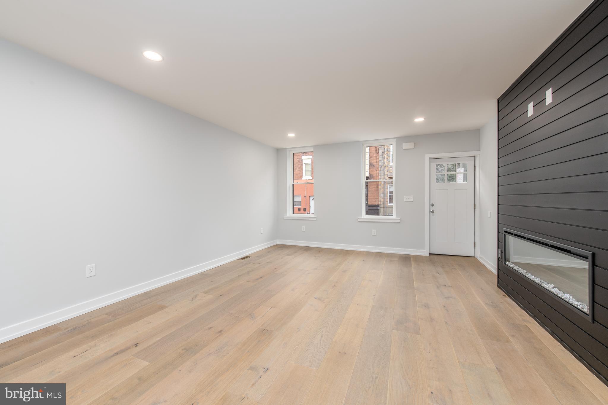 PASSYUNK SQUARE - Residential