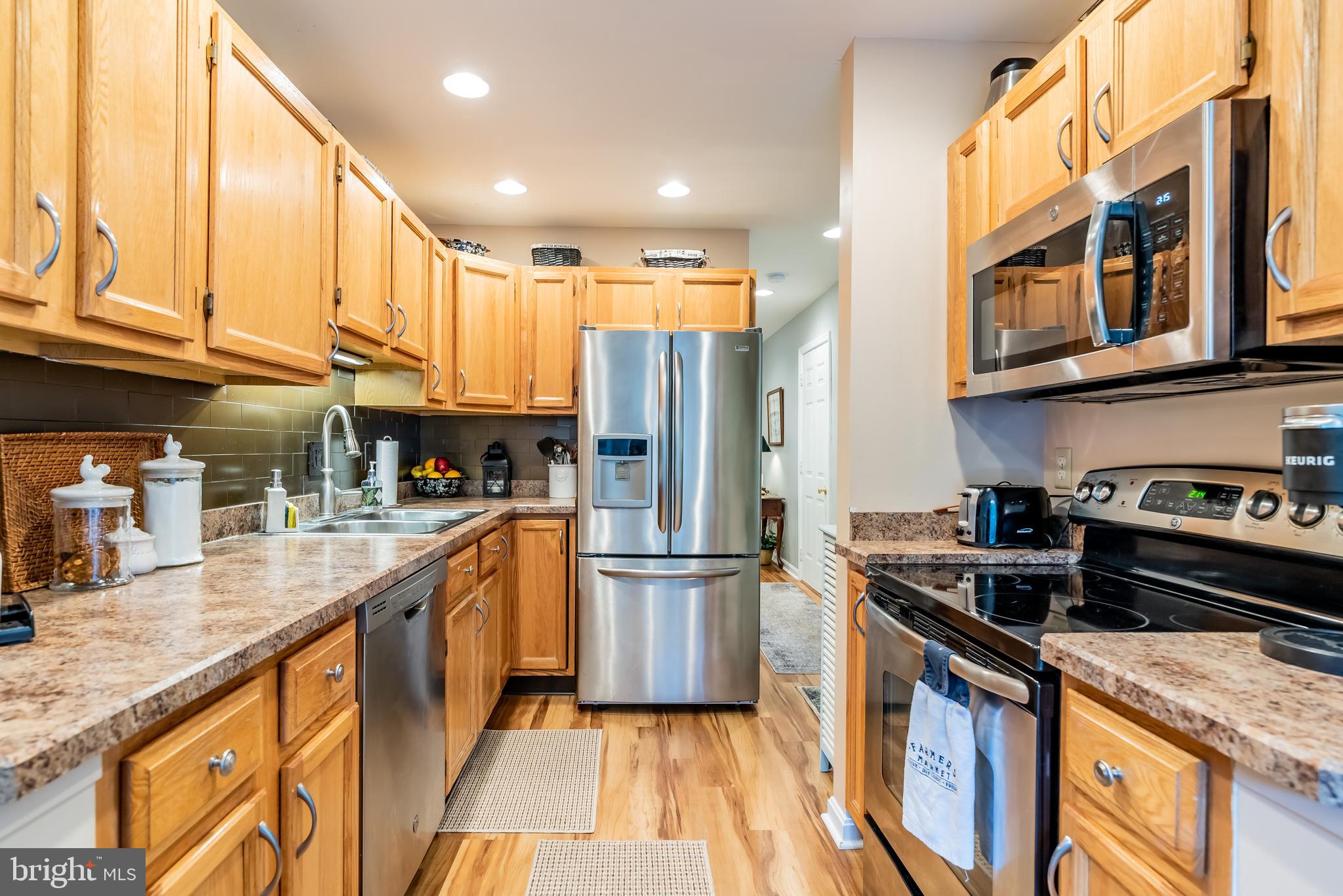 CHESTNUT TOWNHOUSES - Residential Lease