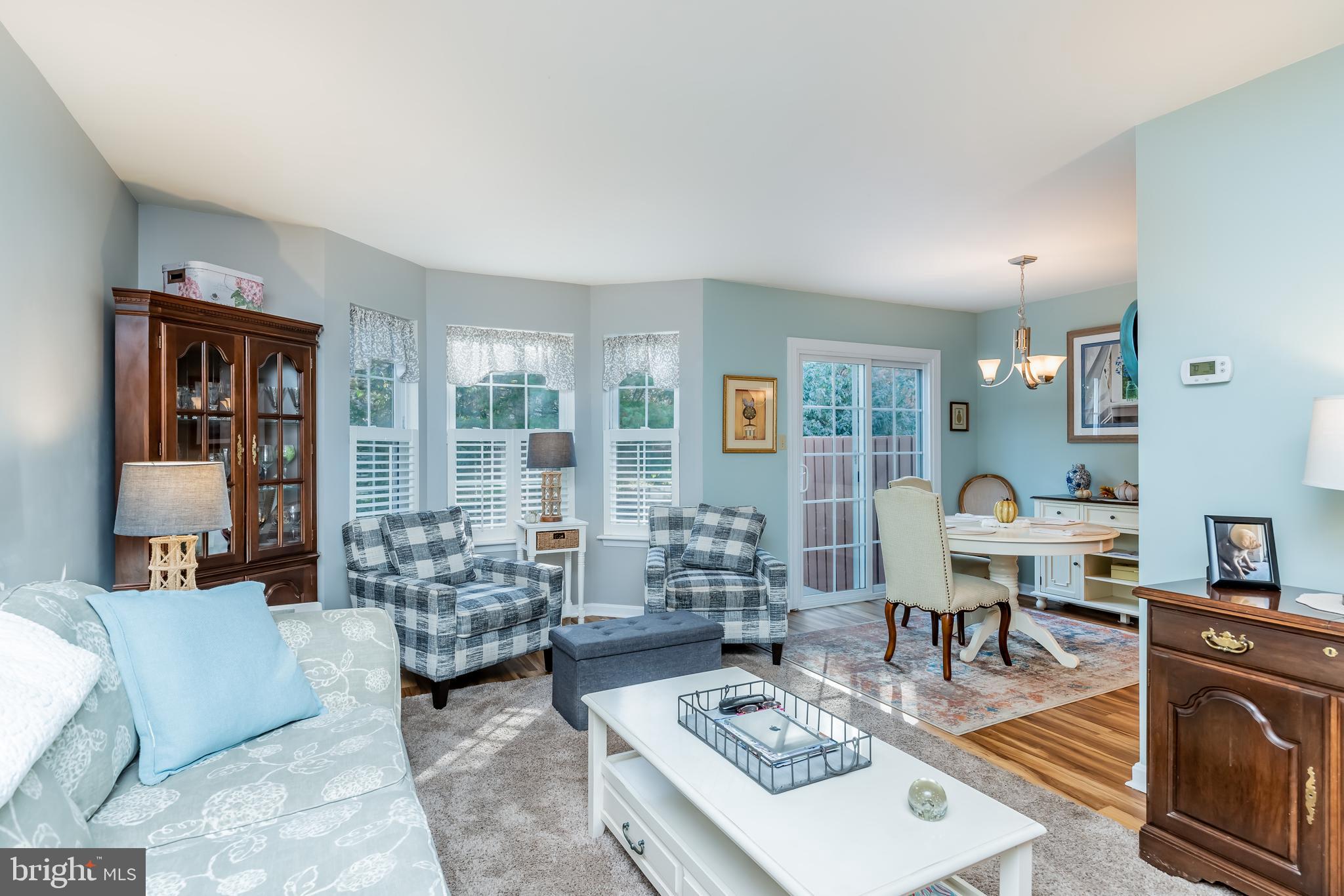 CHESTNUT TOWNHOUSES - Residential Lease