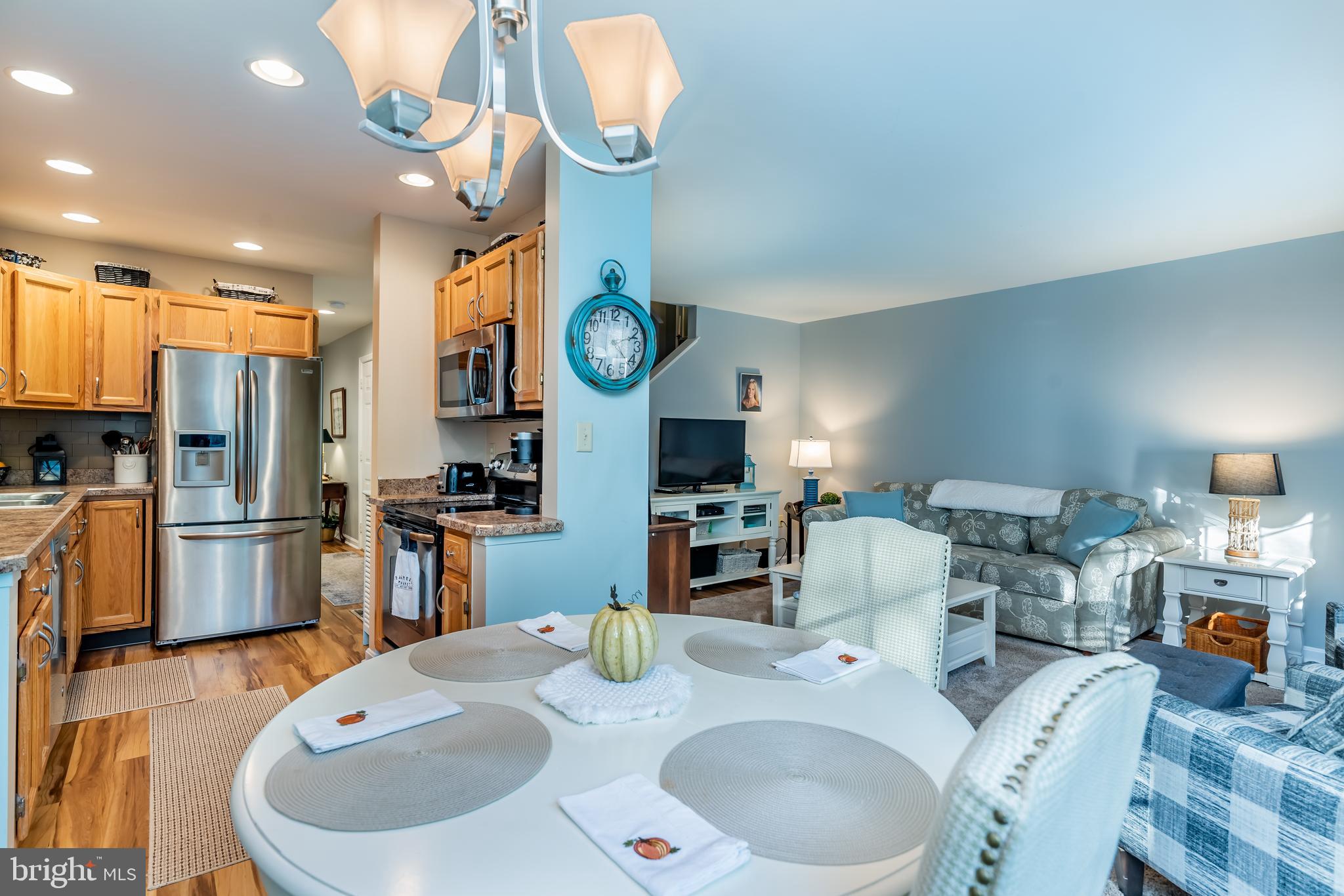 CHESTNUT TOWNHOUSES - Residential Lease