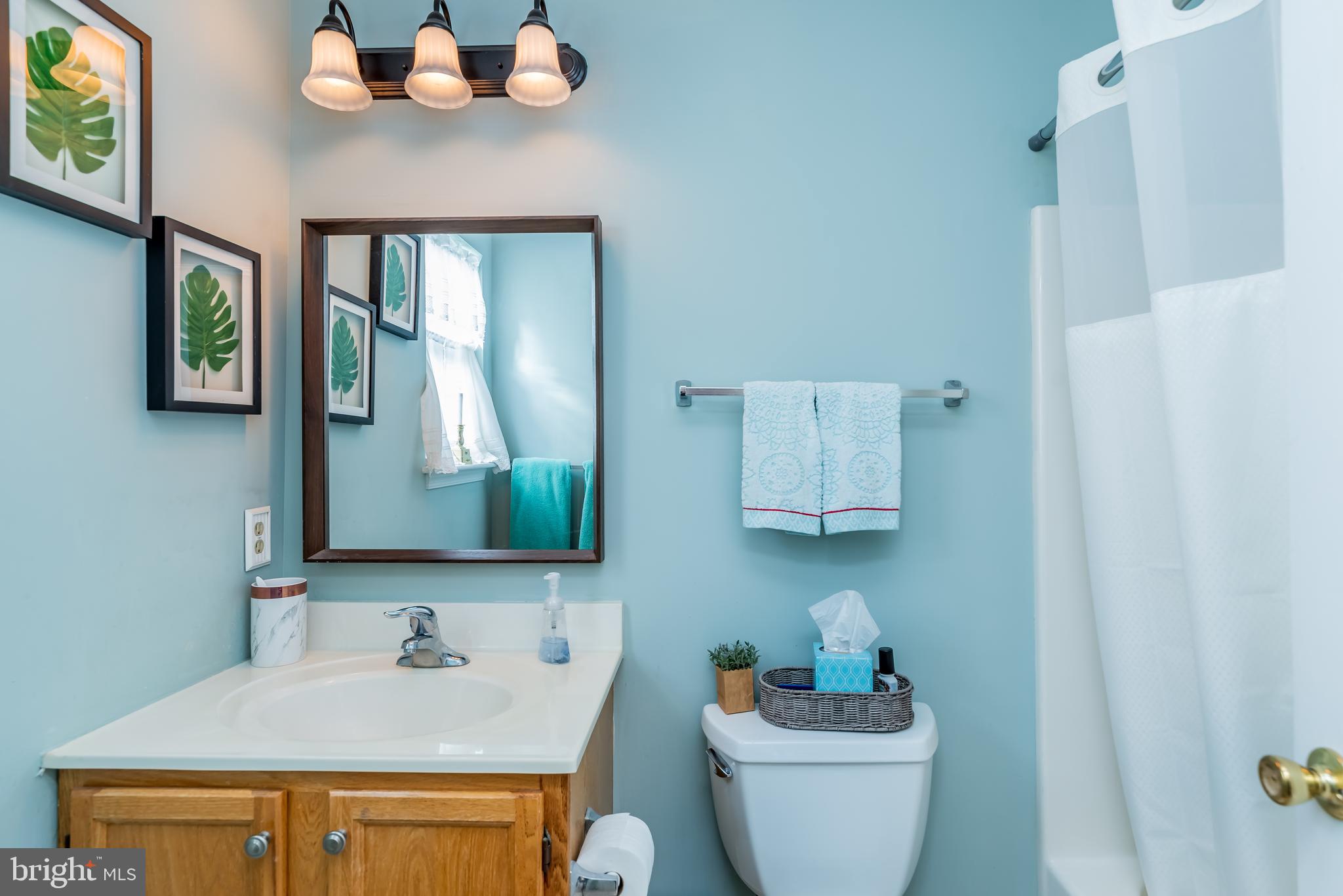 CHESTNUT TOWNHOUSES - Residential Lease