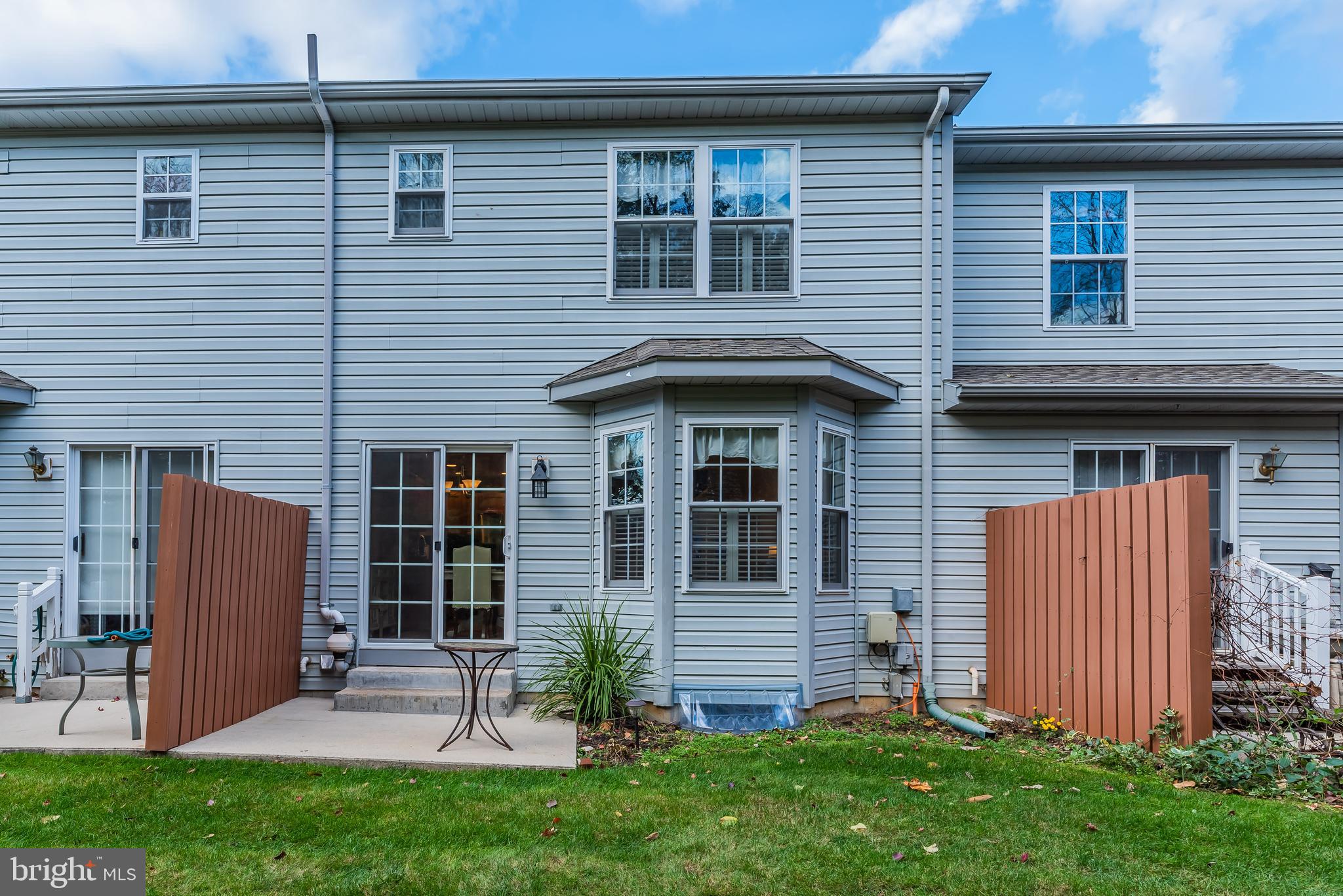 CHESTNUT TOWNHOUSES - Residential Lease