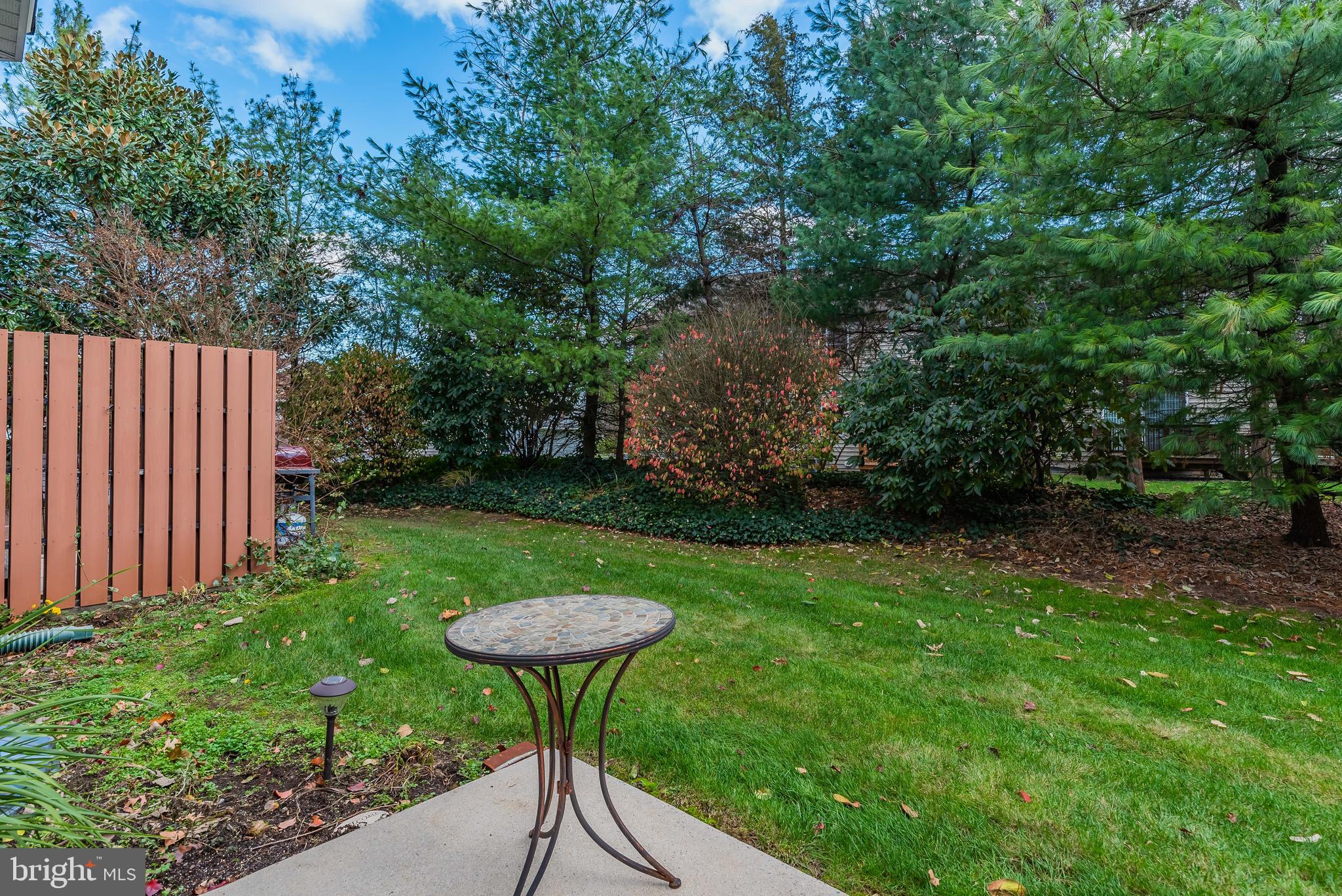 CHESTNUT TOWNHOUSES - Residential Lease