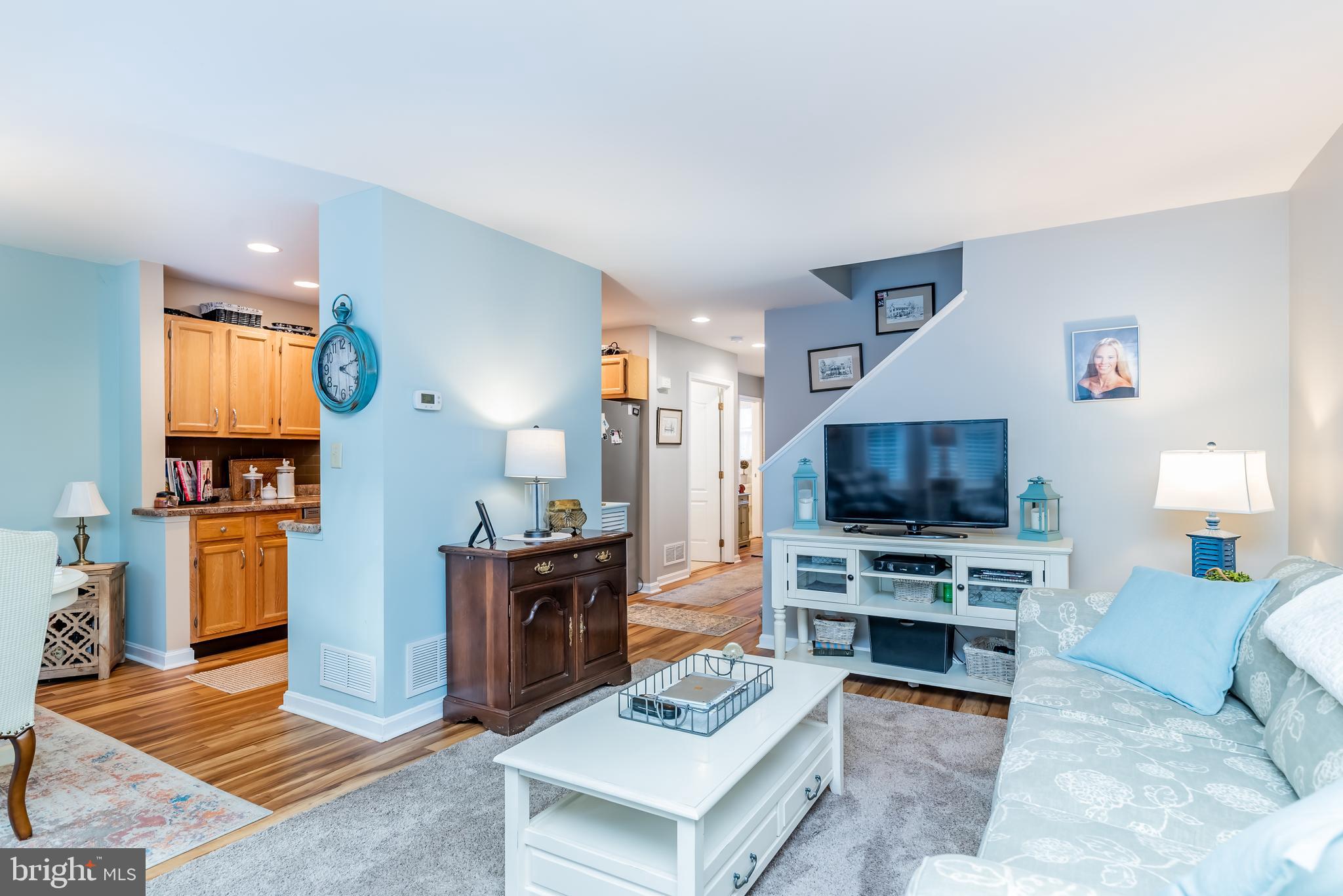 CHESTNUT TOWNHOUSES - Residential Lease