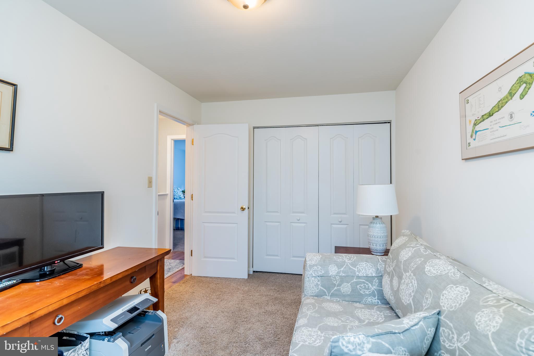 CHESTNUT TOWNHOUSES - Residential Lease