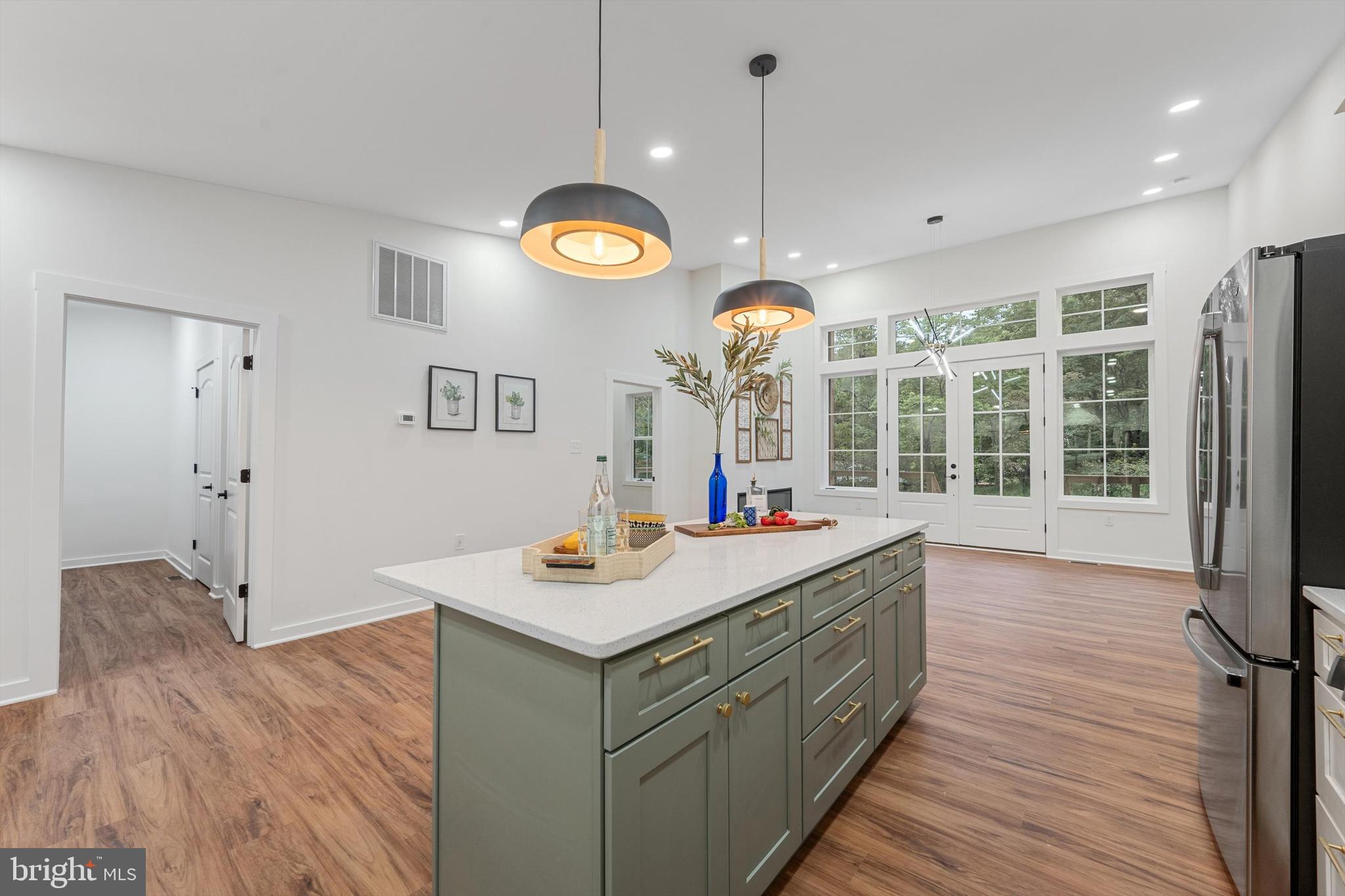 RIVER VIEW PARK - Residential