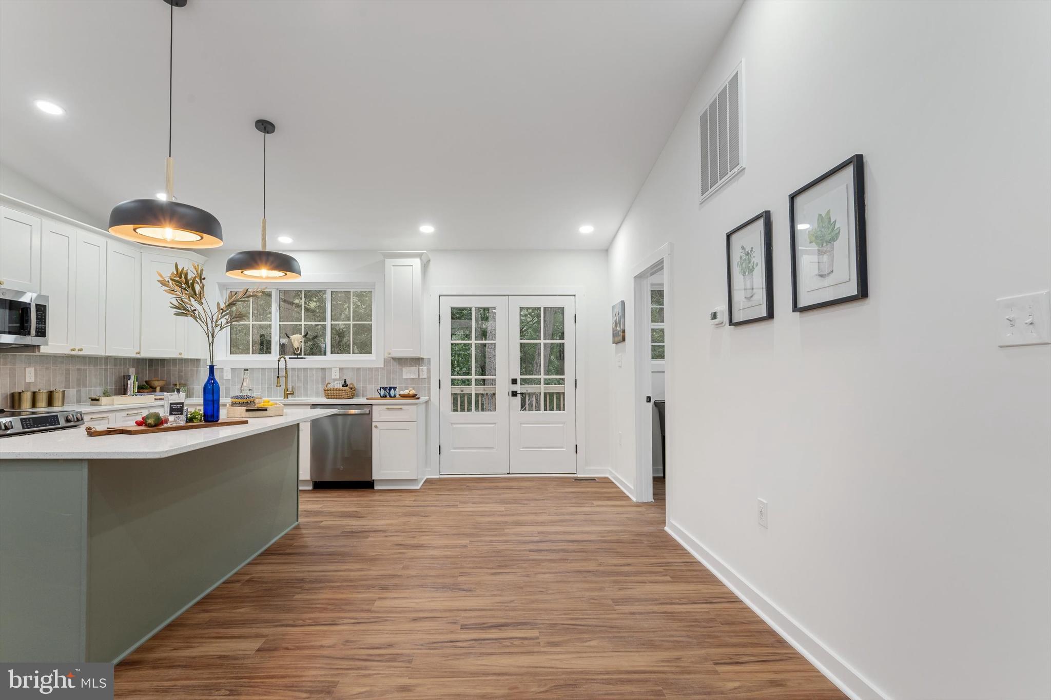 RIVER VIEW PARK - Residential