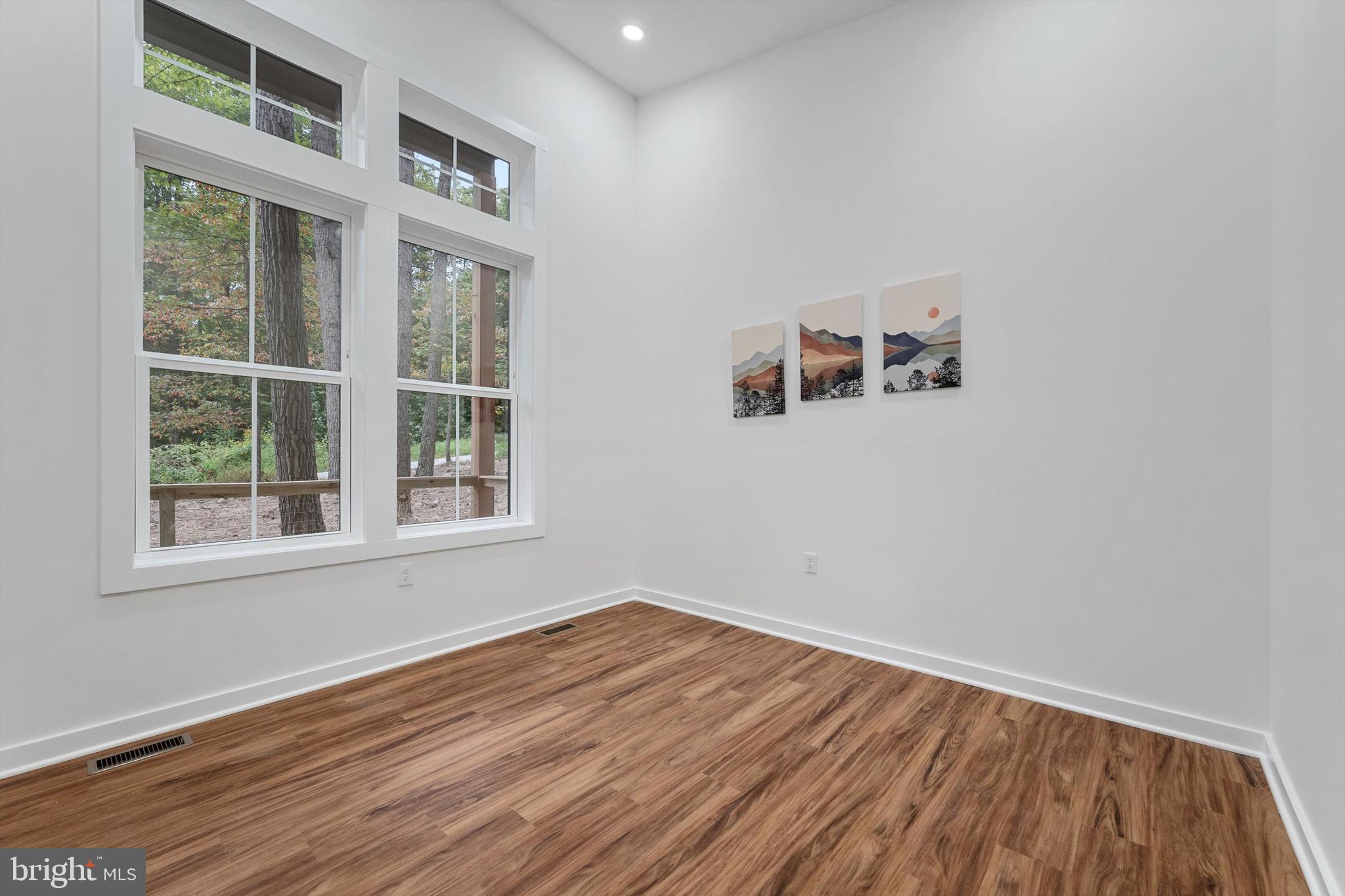 RIVER VIEW PARK - Residential