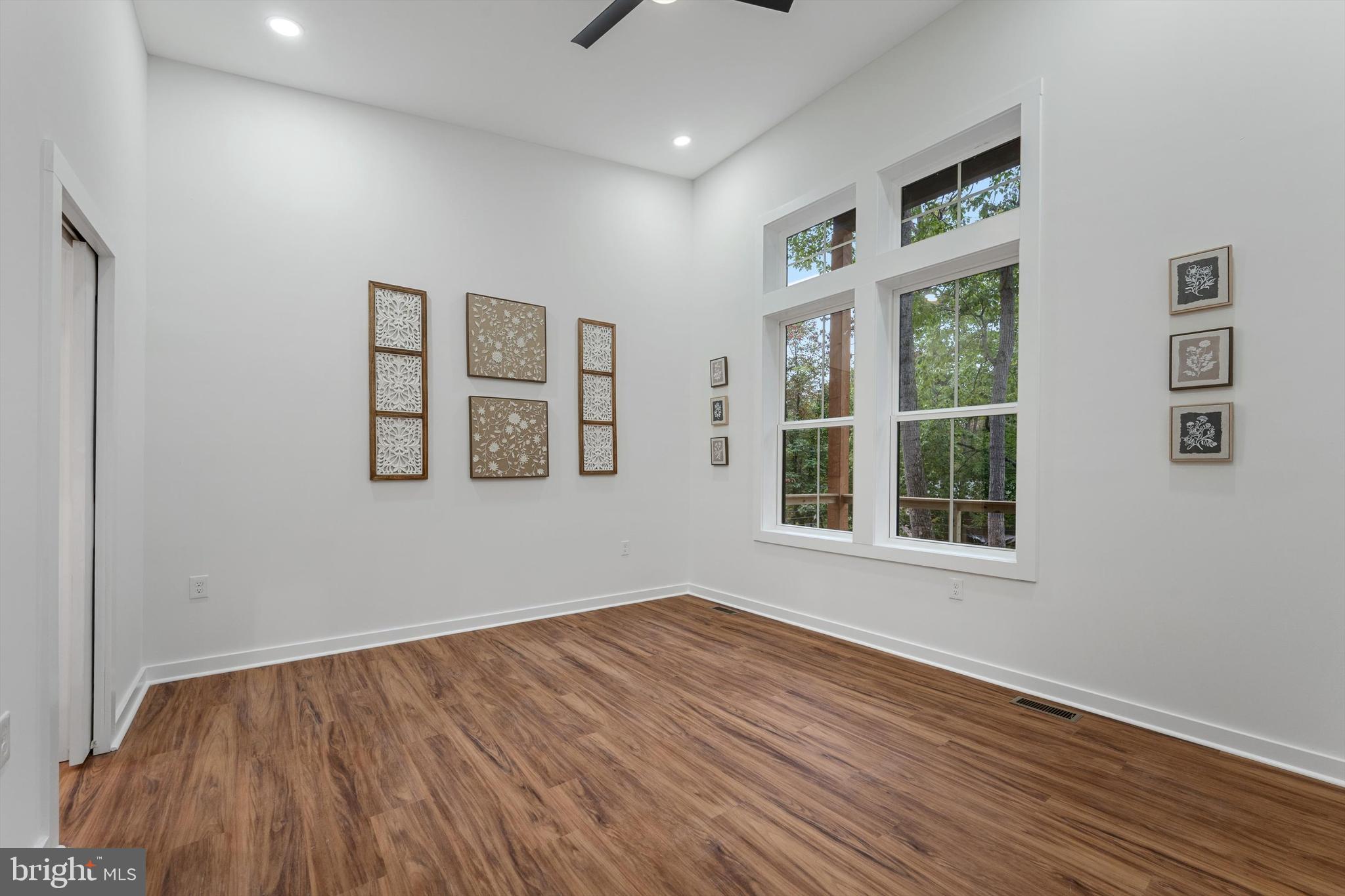 RIVER VIEW PARK - Residential