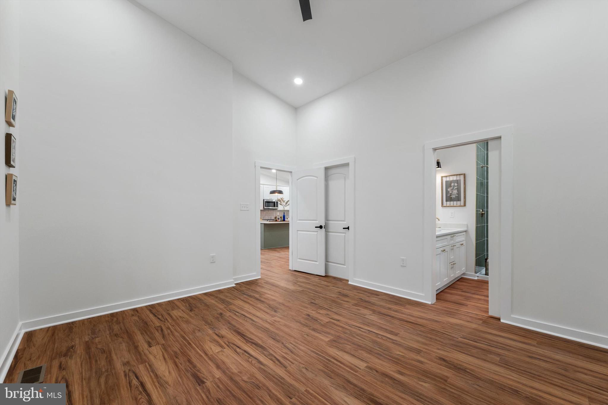 RIVER VIEW PARK - Residential