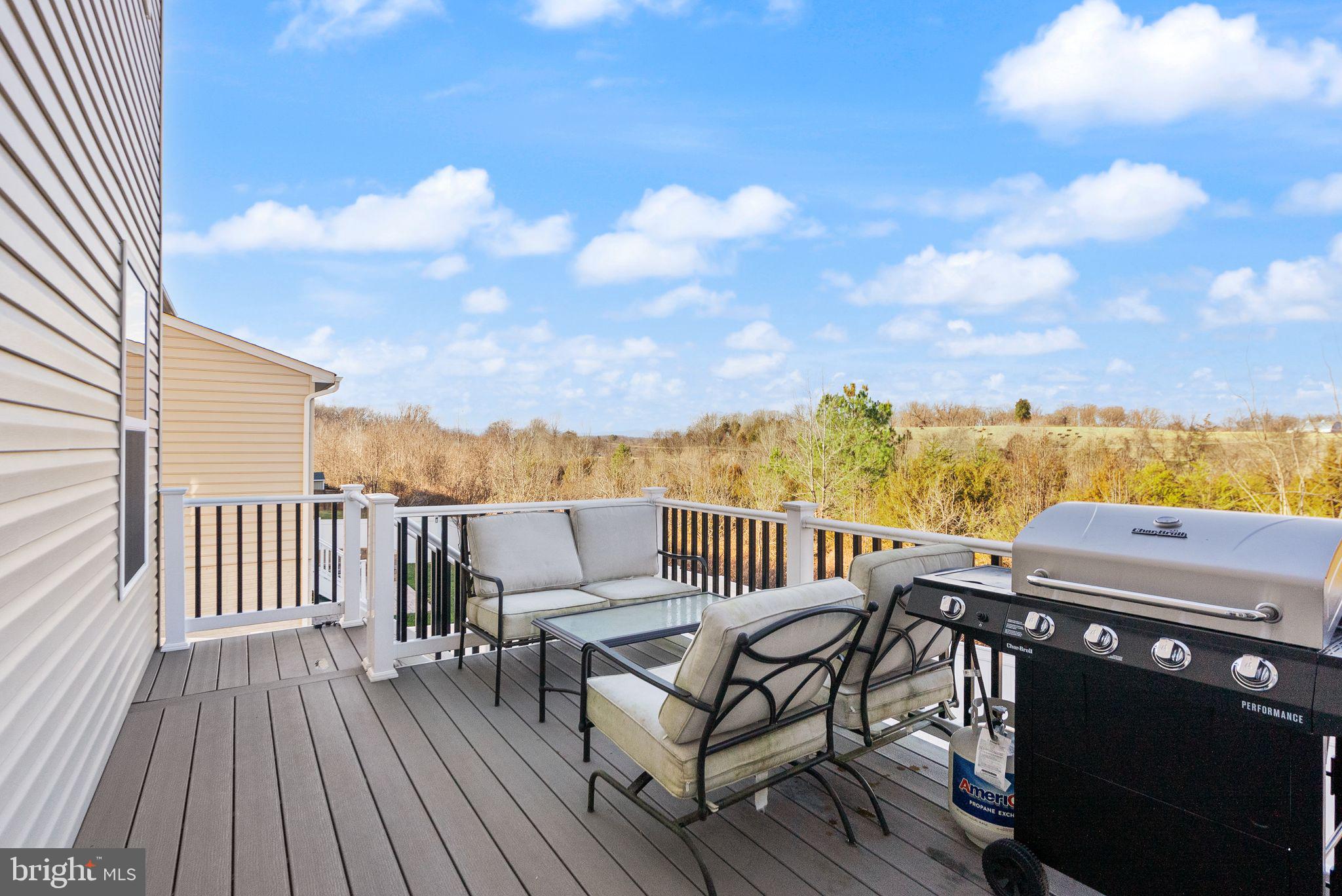 THREE FLAGS - Residential