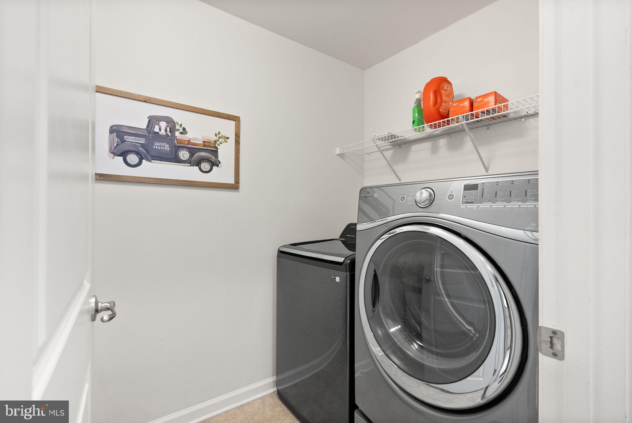 THREE FLAGS - Residential