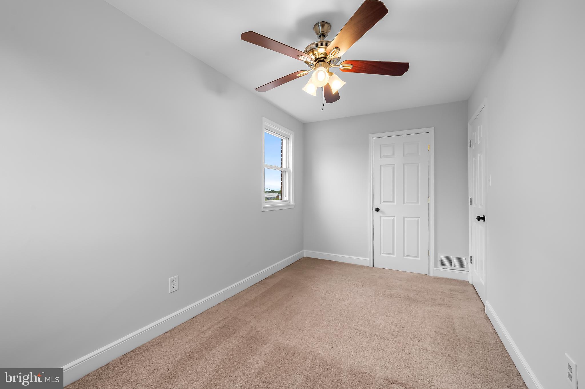 MEDFIELD - Residential