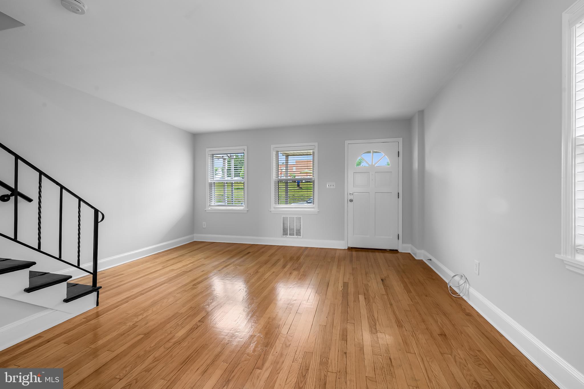 MEDFIELD - Residential