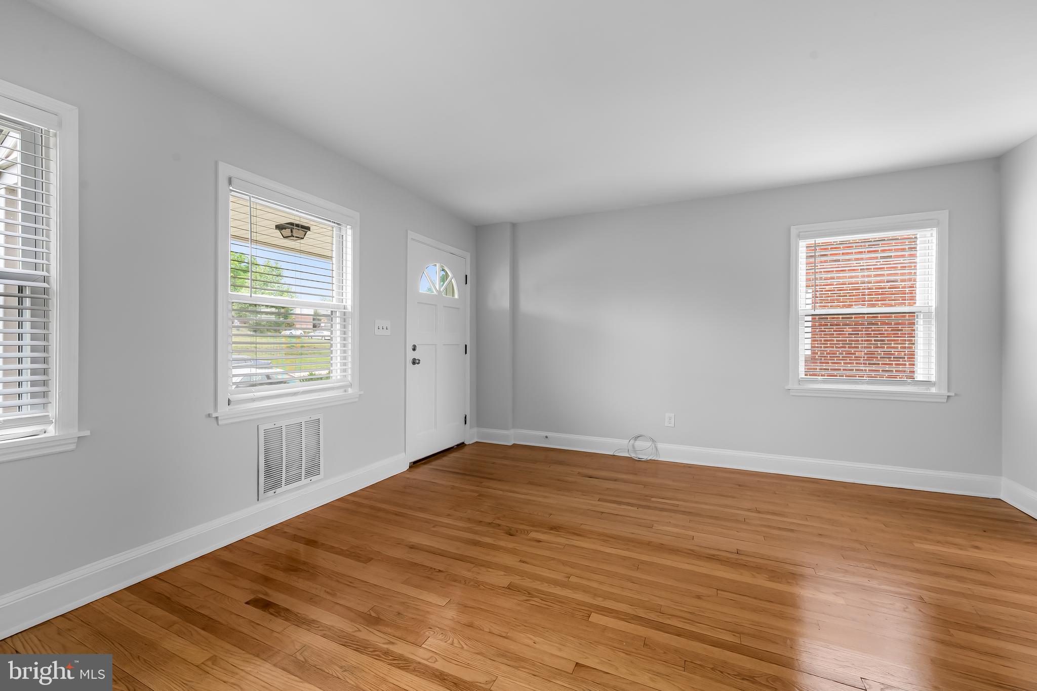 MEDFIELD - Residential