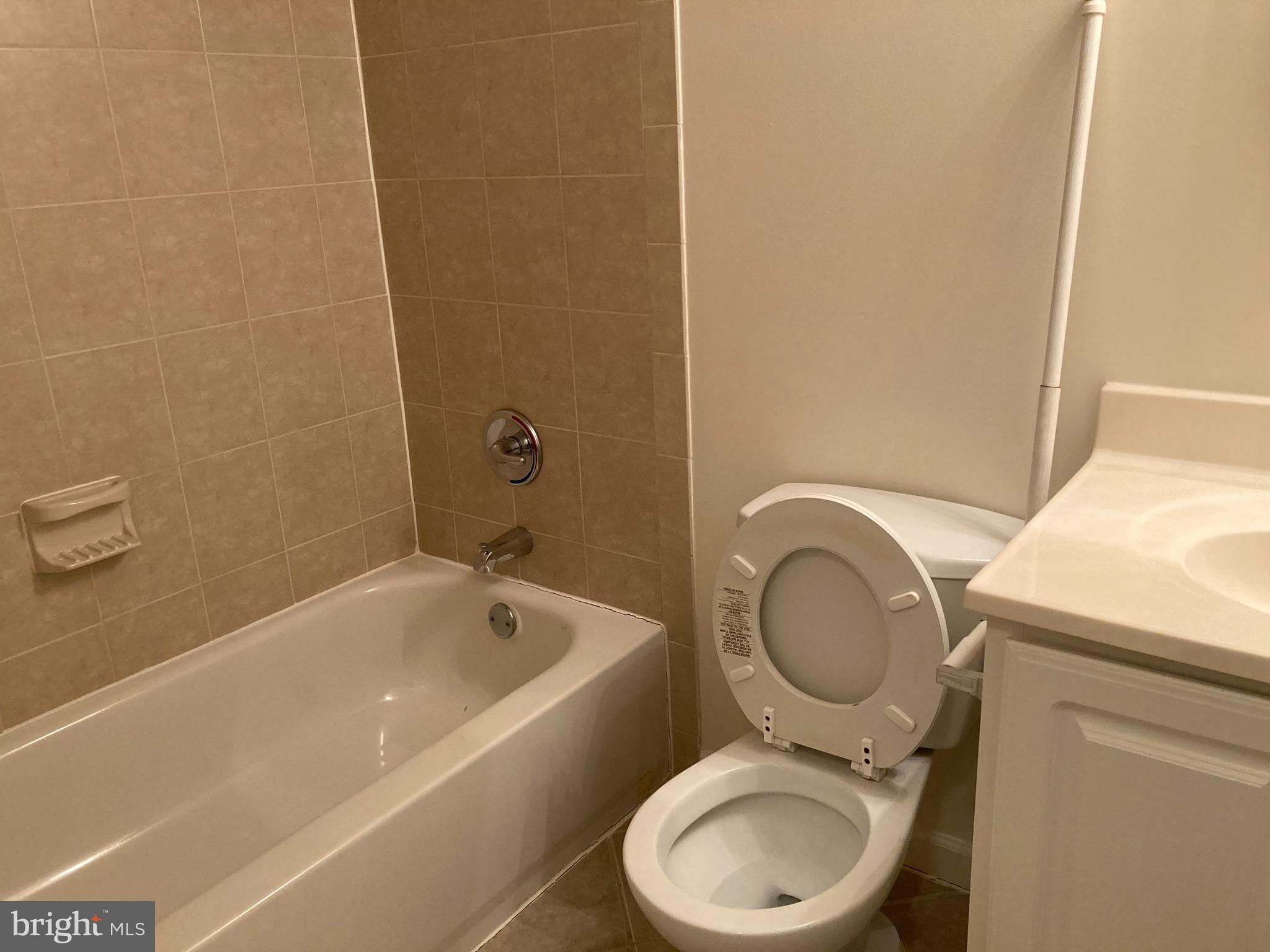 MARKHAM VIEW CONDOMINIUMS - Residential Lease