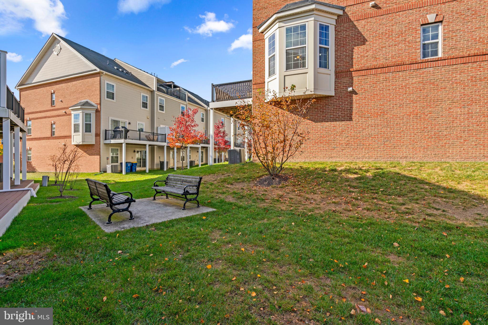 BLUE STREAM - Residential Lease