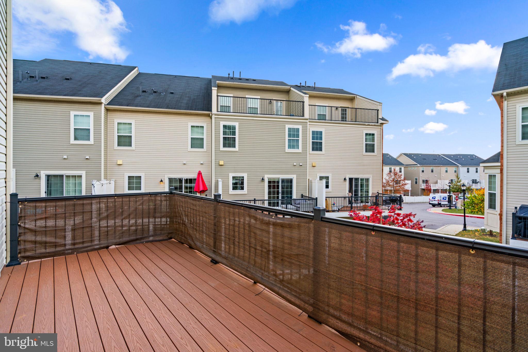 BLUE STREAM - Residential Lease