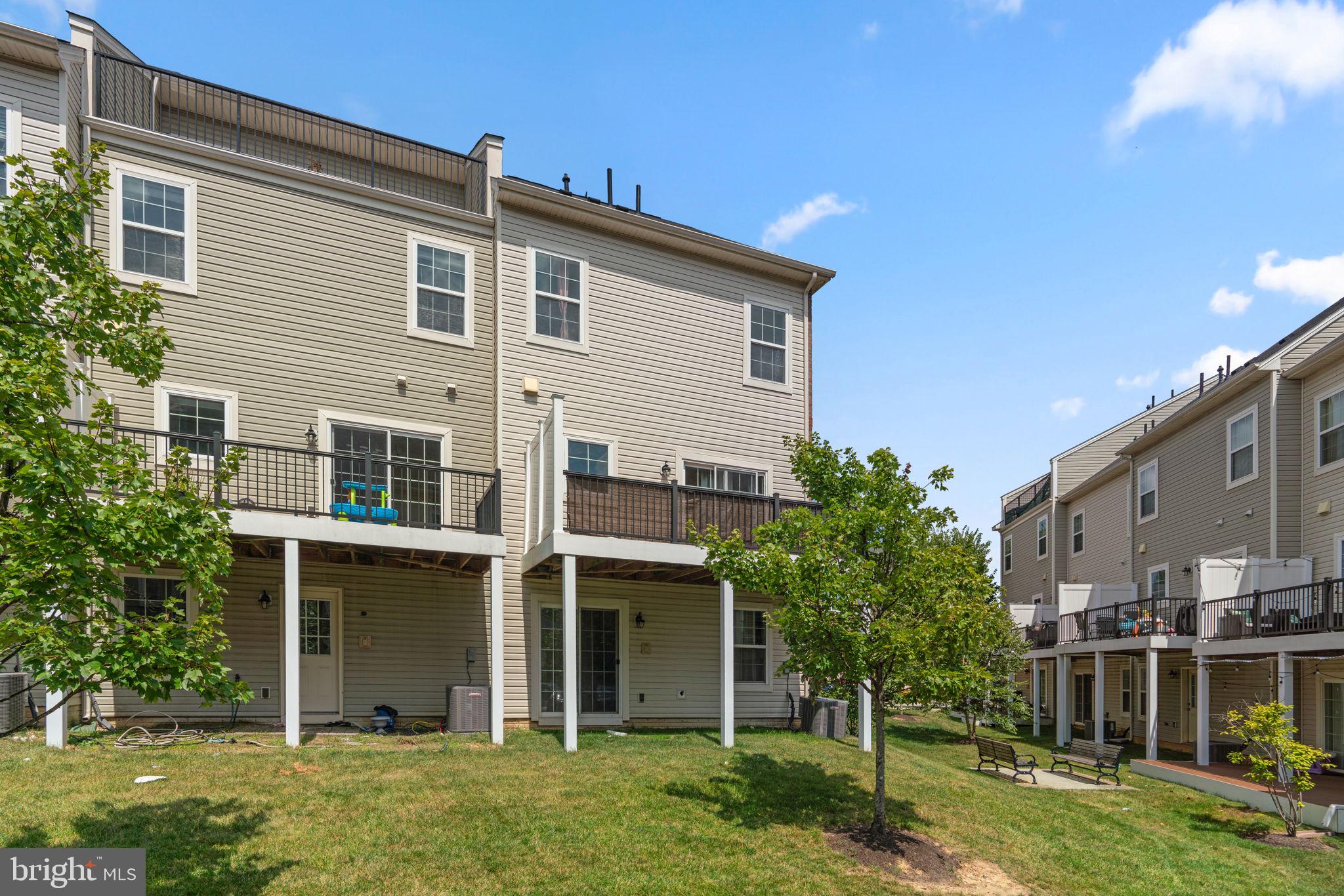 BLUE STREAM - Residential Lease