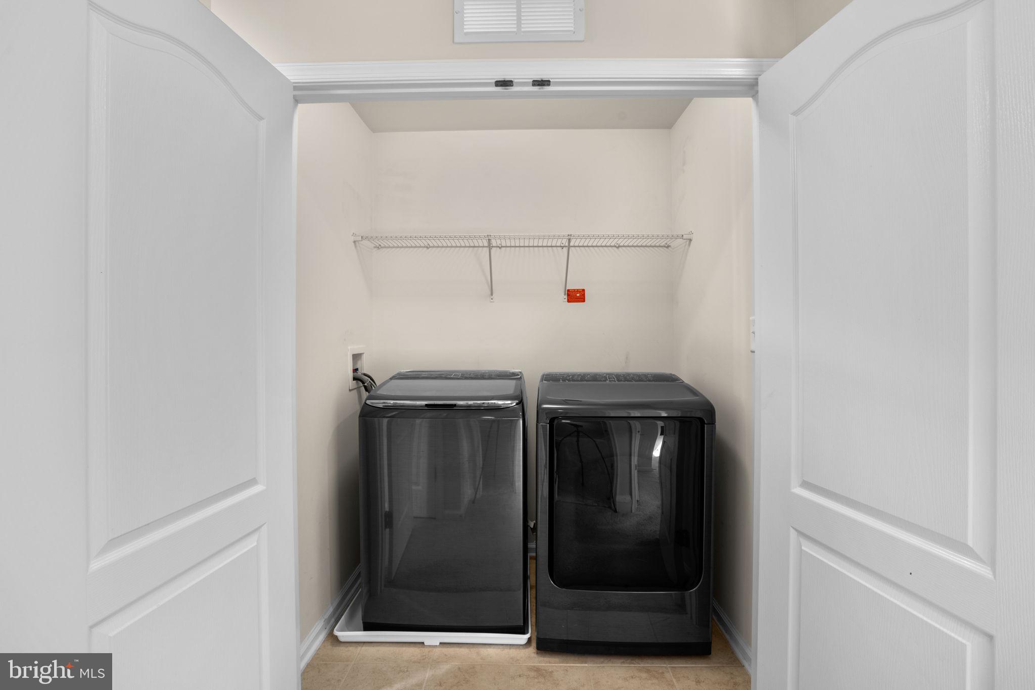 BLUE STREAM - Residential Lease