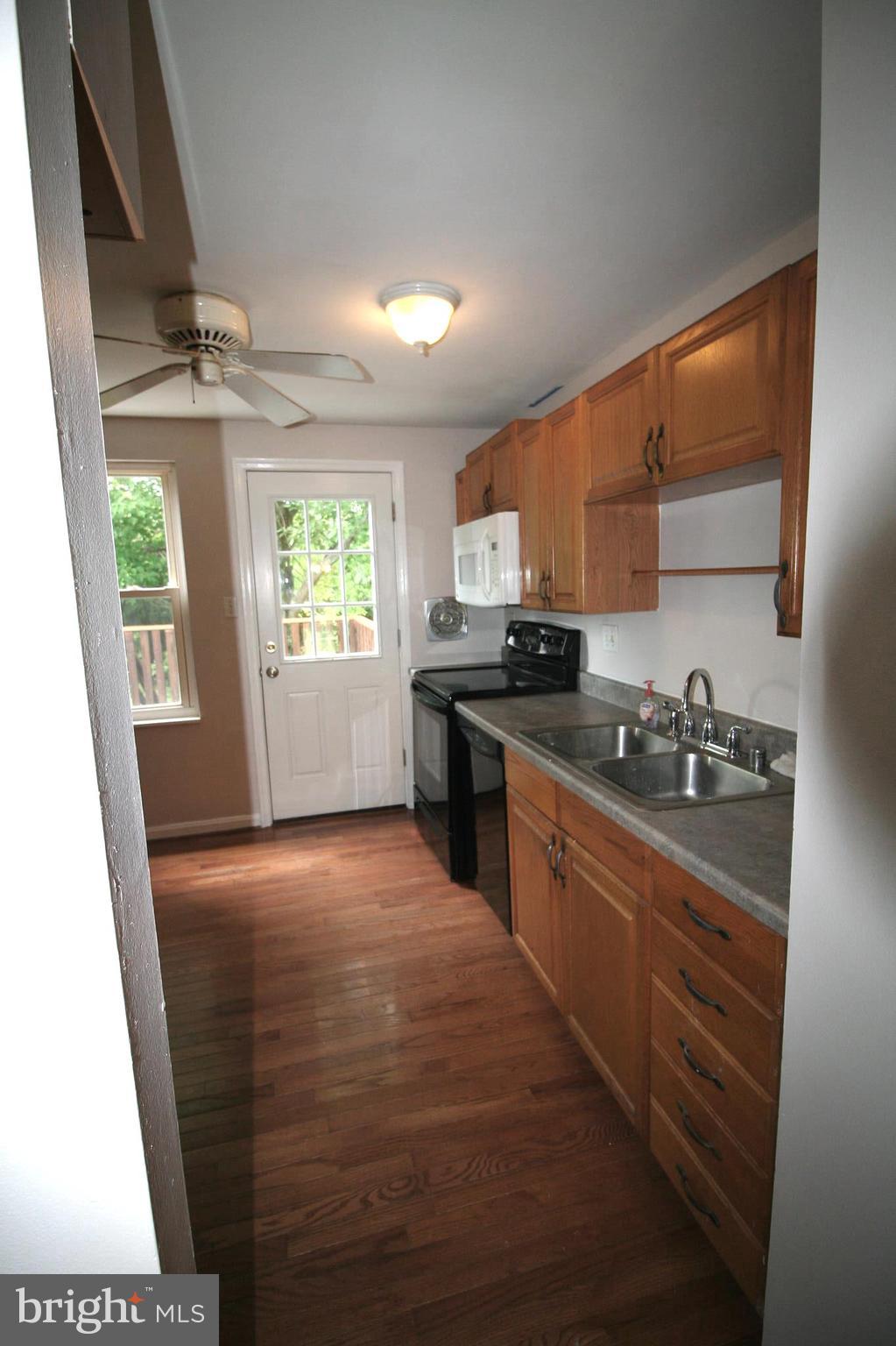 STERLING - Residential Lease