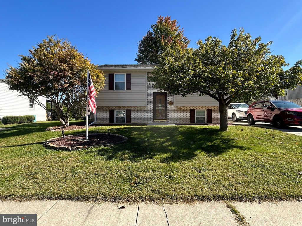Photo of 139 Mussetta Street, HANOVER, PA 17331 (MLS # PAYK2092852)