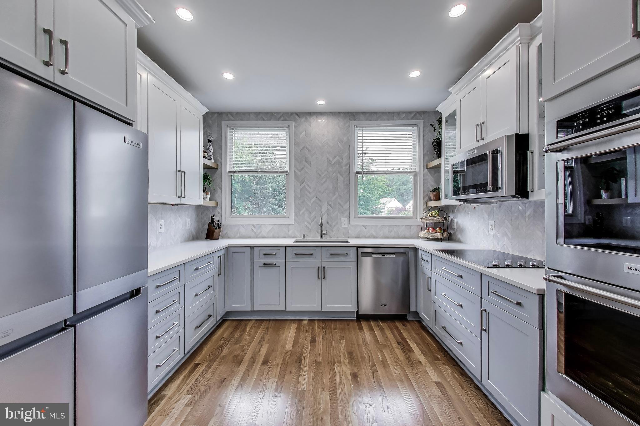 8603 LAUREN DRIVE