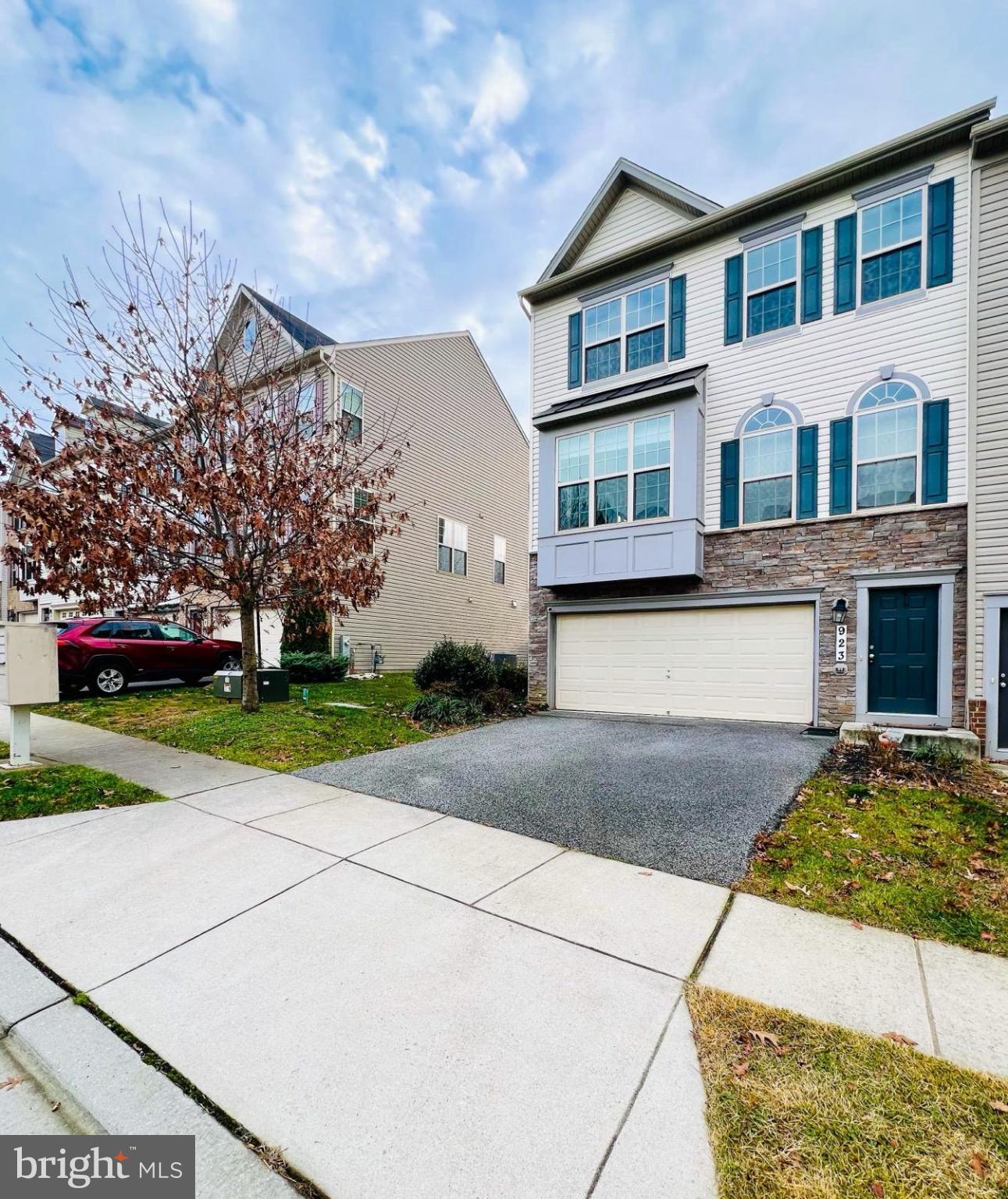 923 WHITSTABLE BOULEVARD