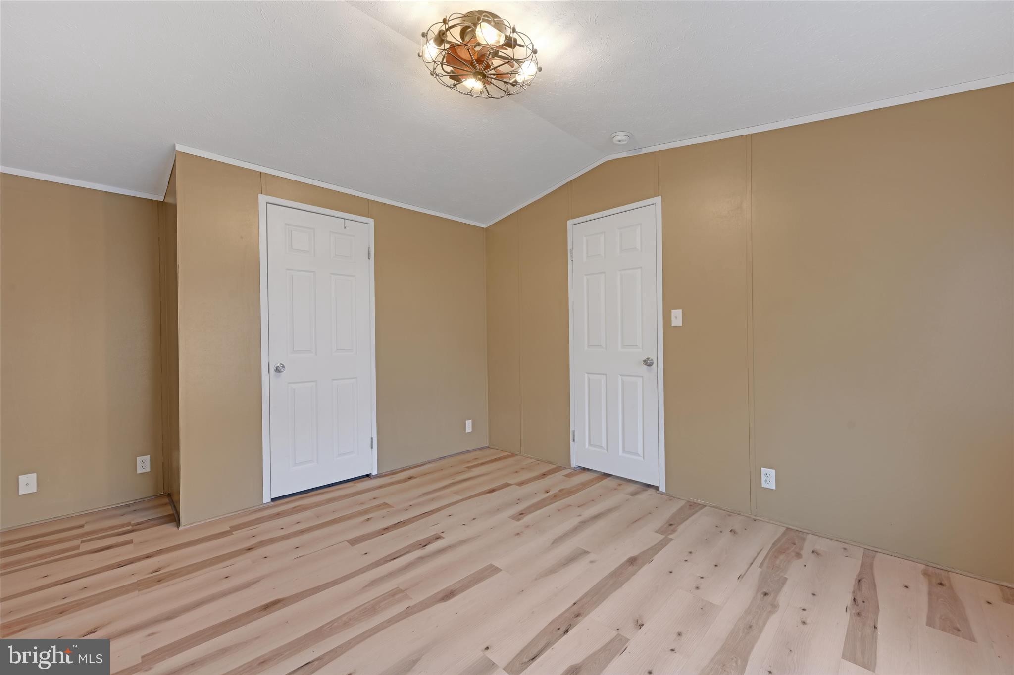 FRIEDEN MANOR - Residential