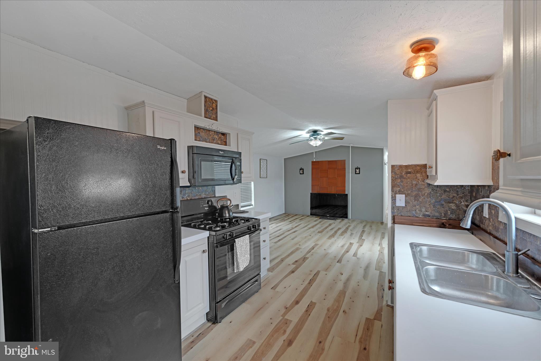 FRIEDEN MANOR - Residential