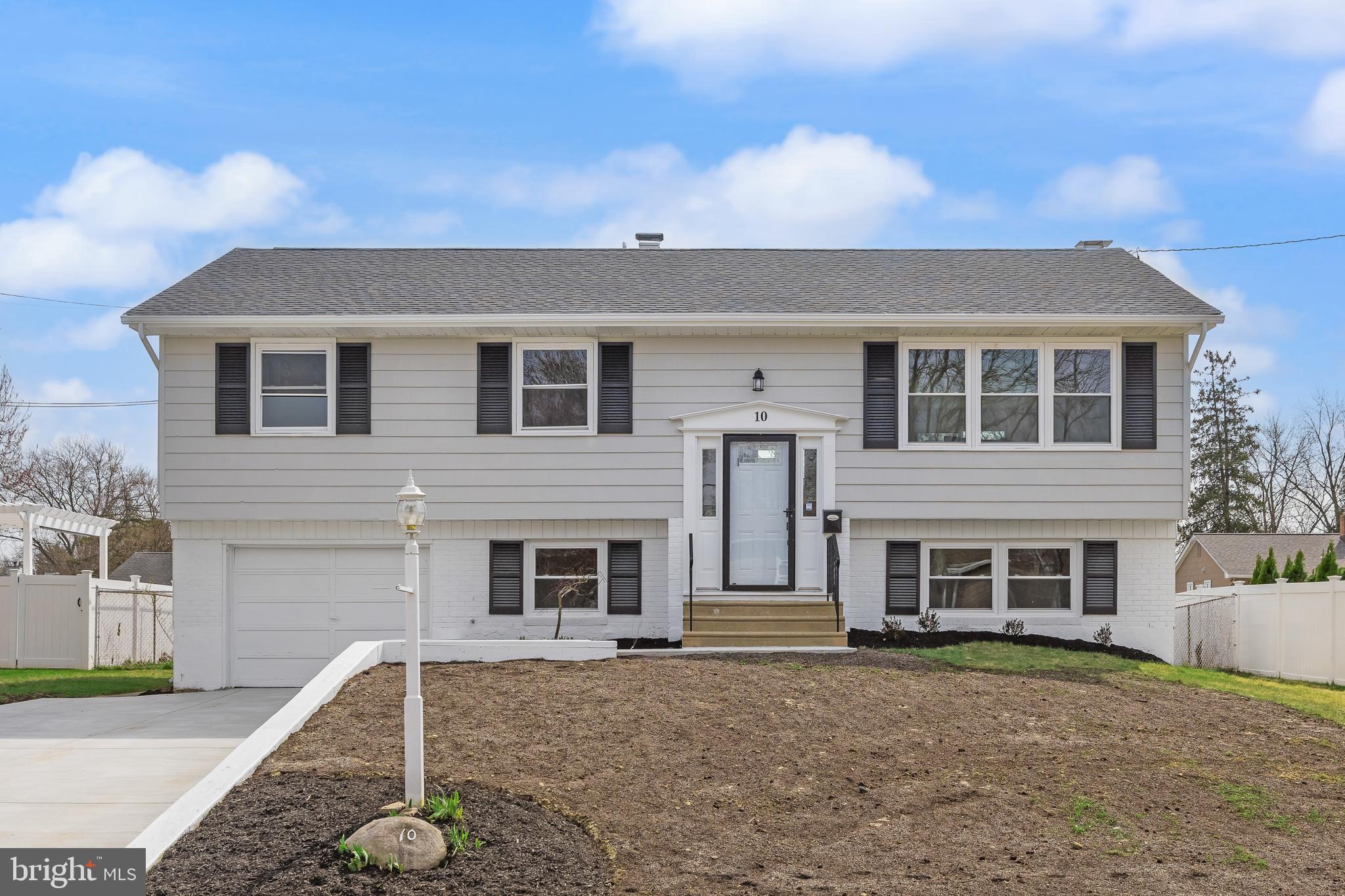 Photo 1 of 18 — 10 COBBLESTONE ROAD, CHERRY HILL, NJ 08003