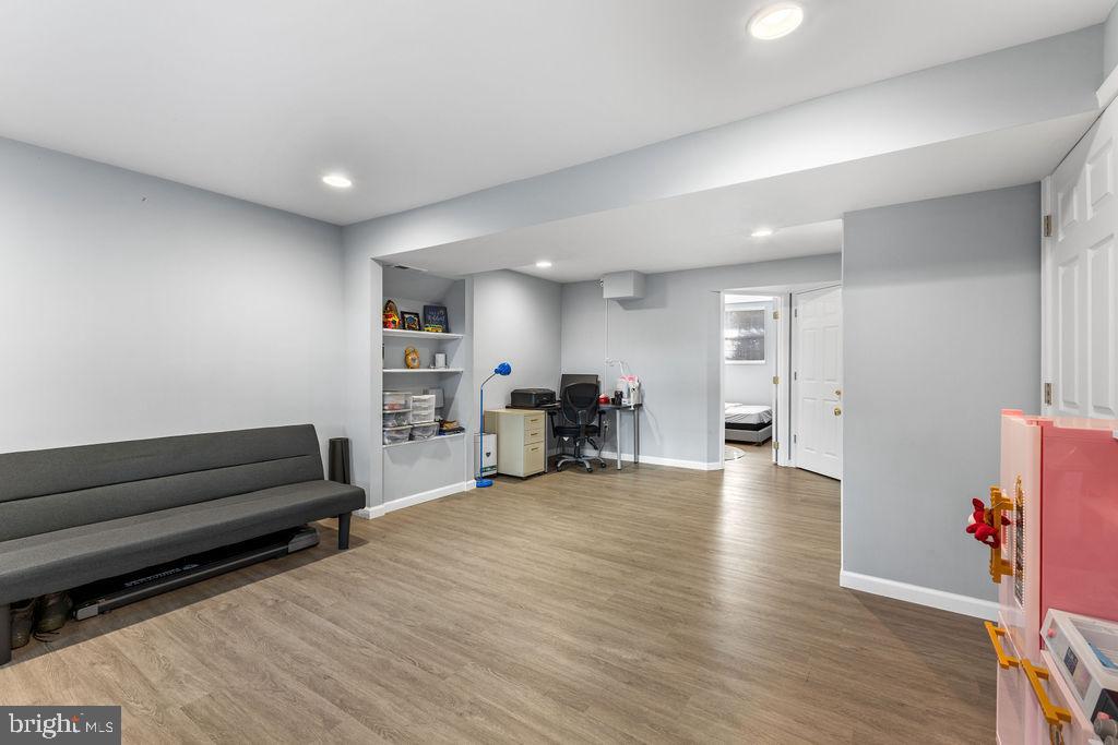 ROUND HILL - Residential