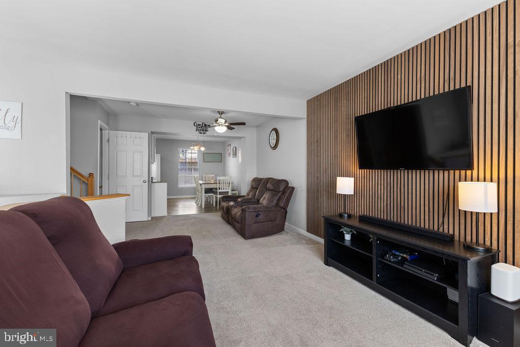 ROUND HILL - Residential