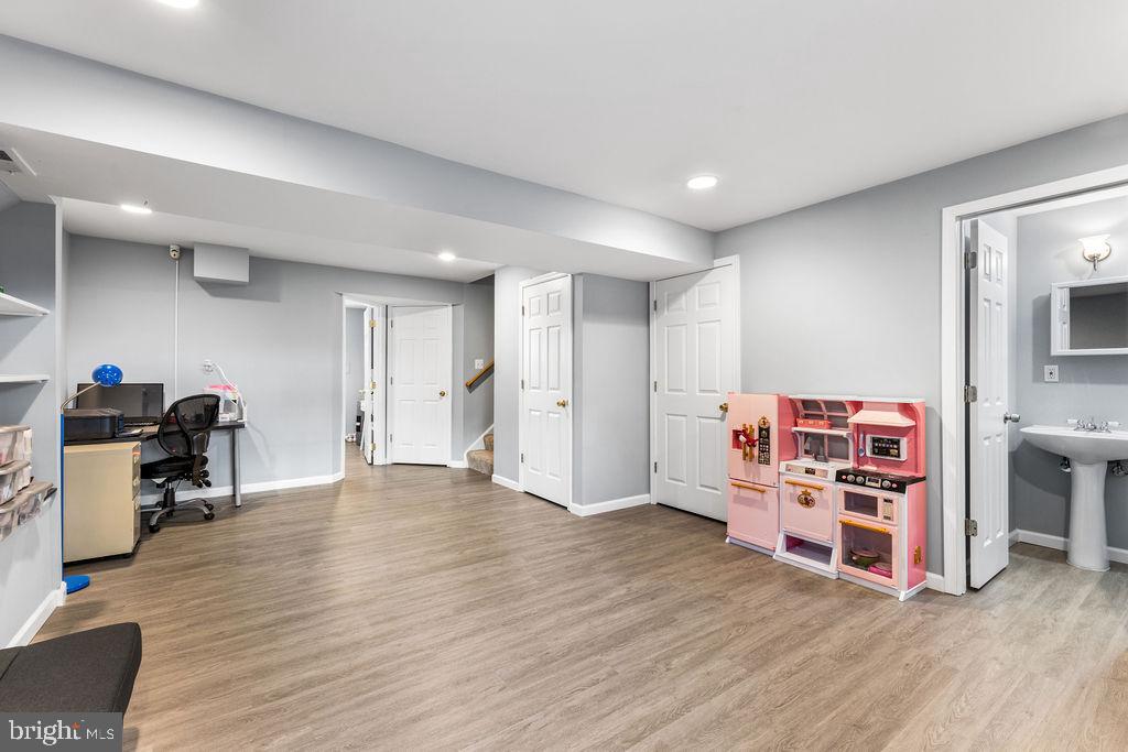 ROUND HILL - Residential