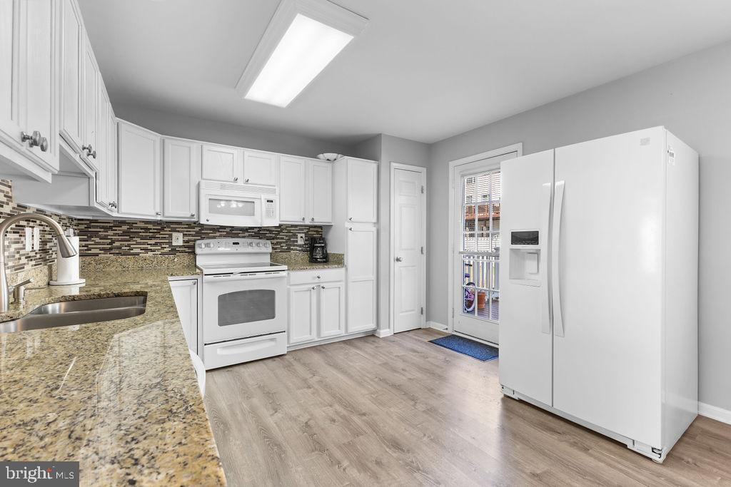 ROUND HILL - Residential