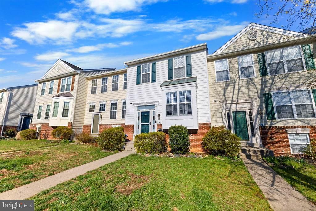 ROUND HILL - Residential