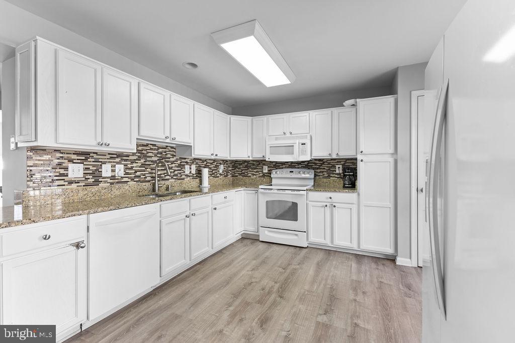 ROUND HILL - Residential