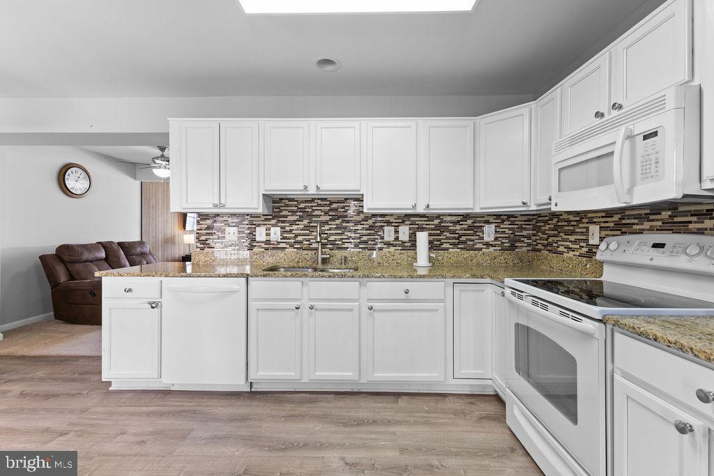 ROUND HILL - Residential