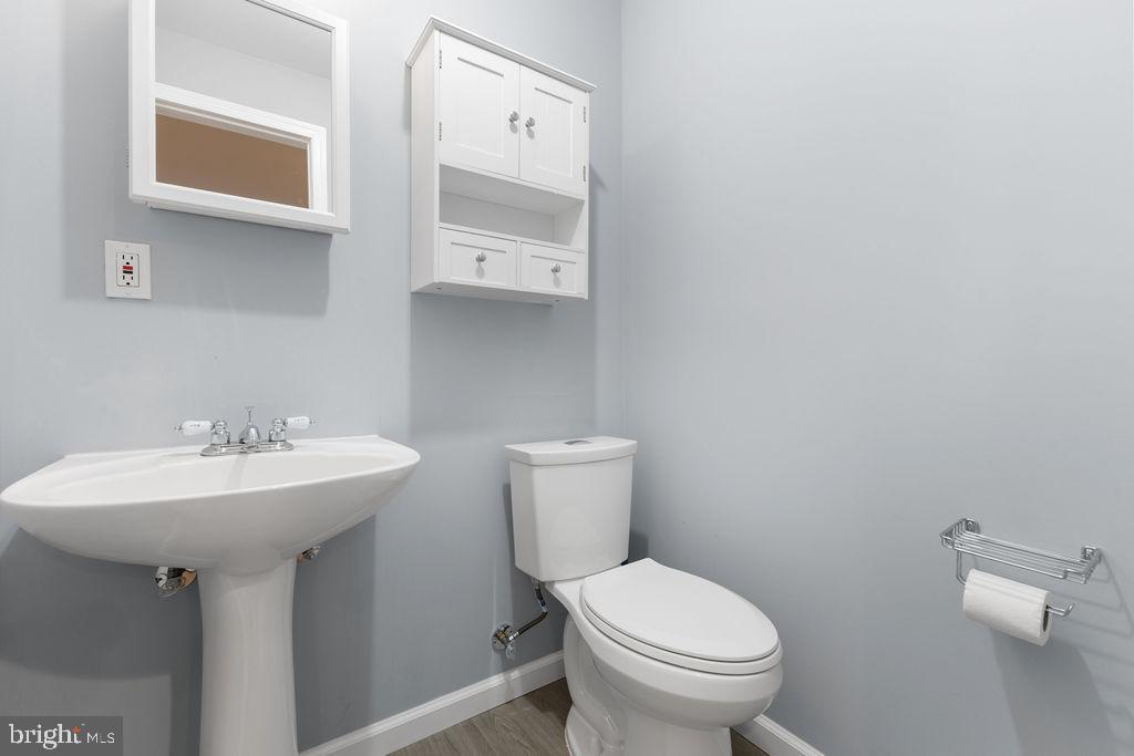 ROUND HILL - Residential